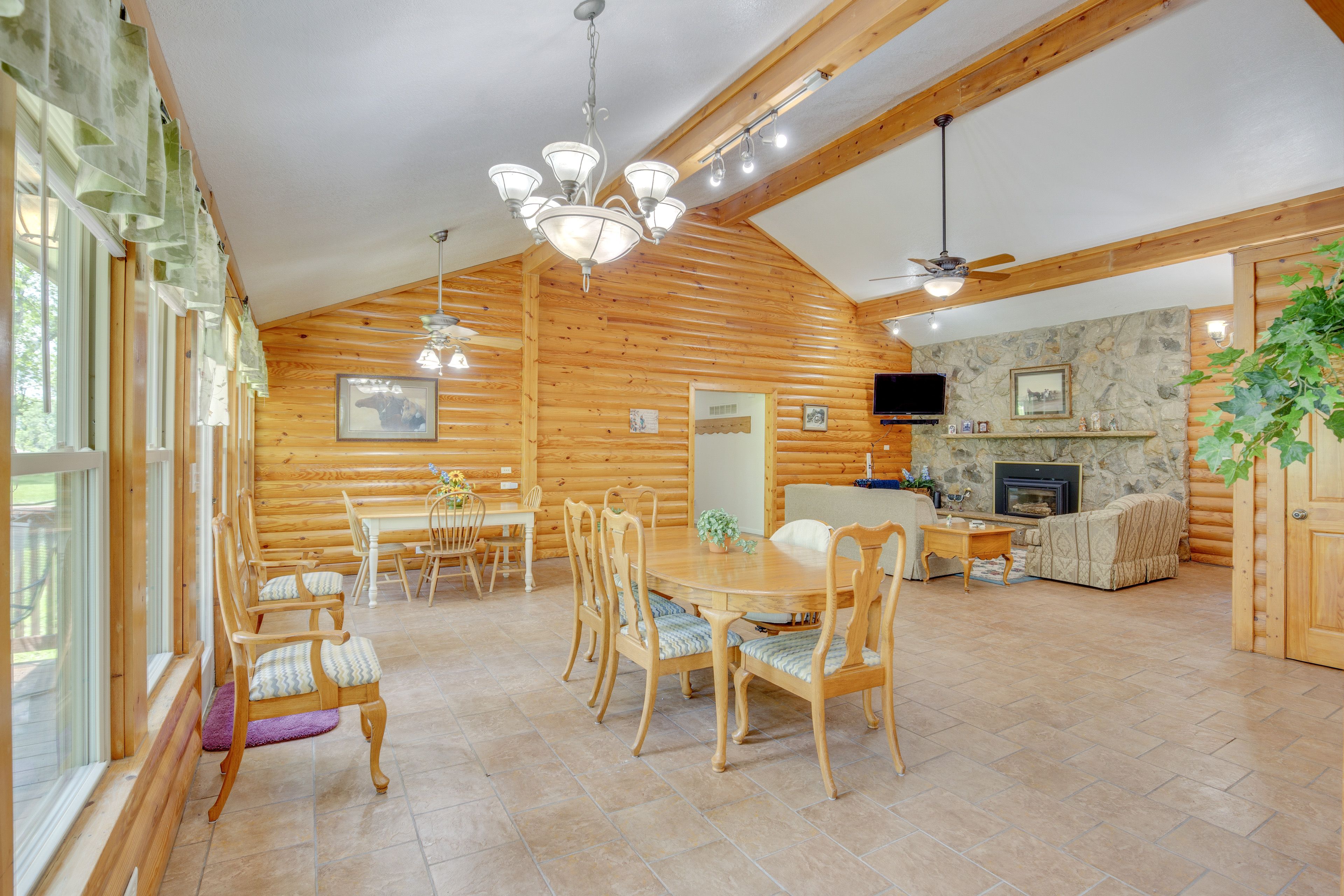 Dining Area | Main Floor