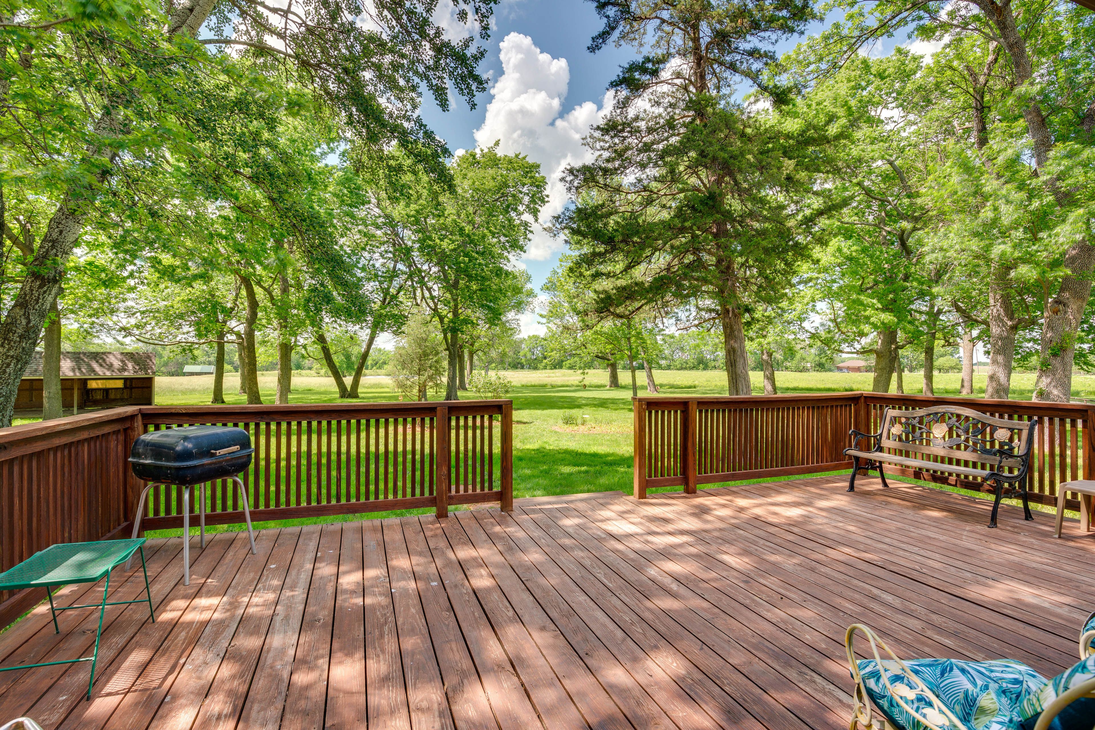 Deck | Charcoal Grill | Outdoor Seating