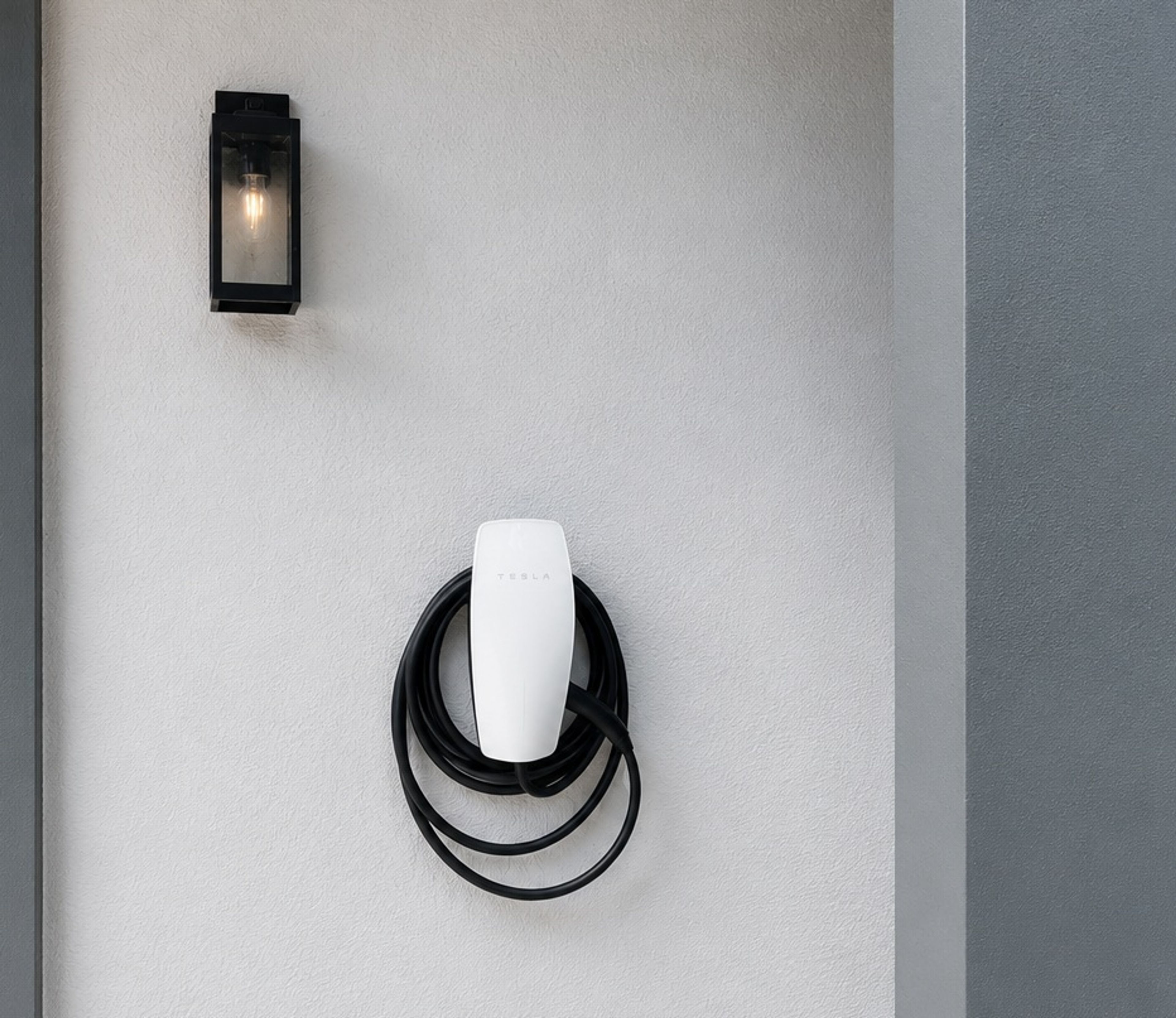 Tesla Universal 48a EV charger