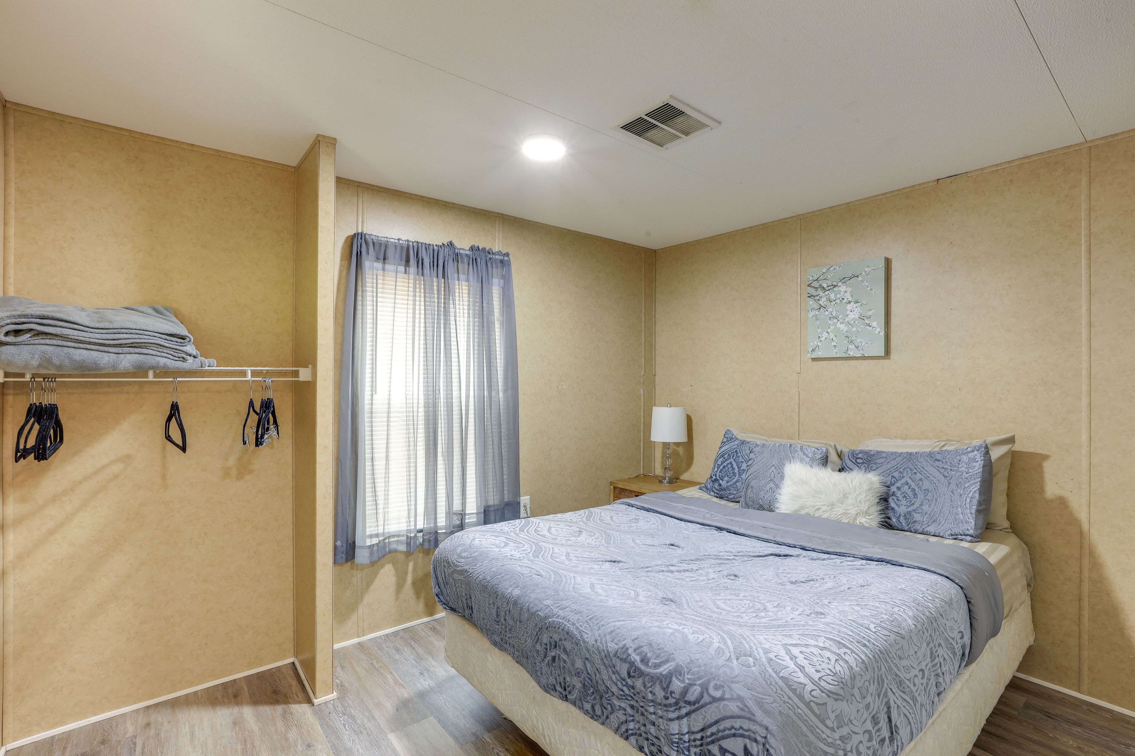 Bedroom 1 | Queen Bed | Hangers