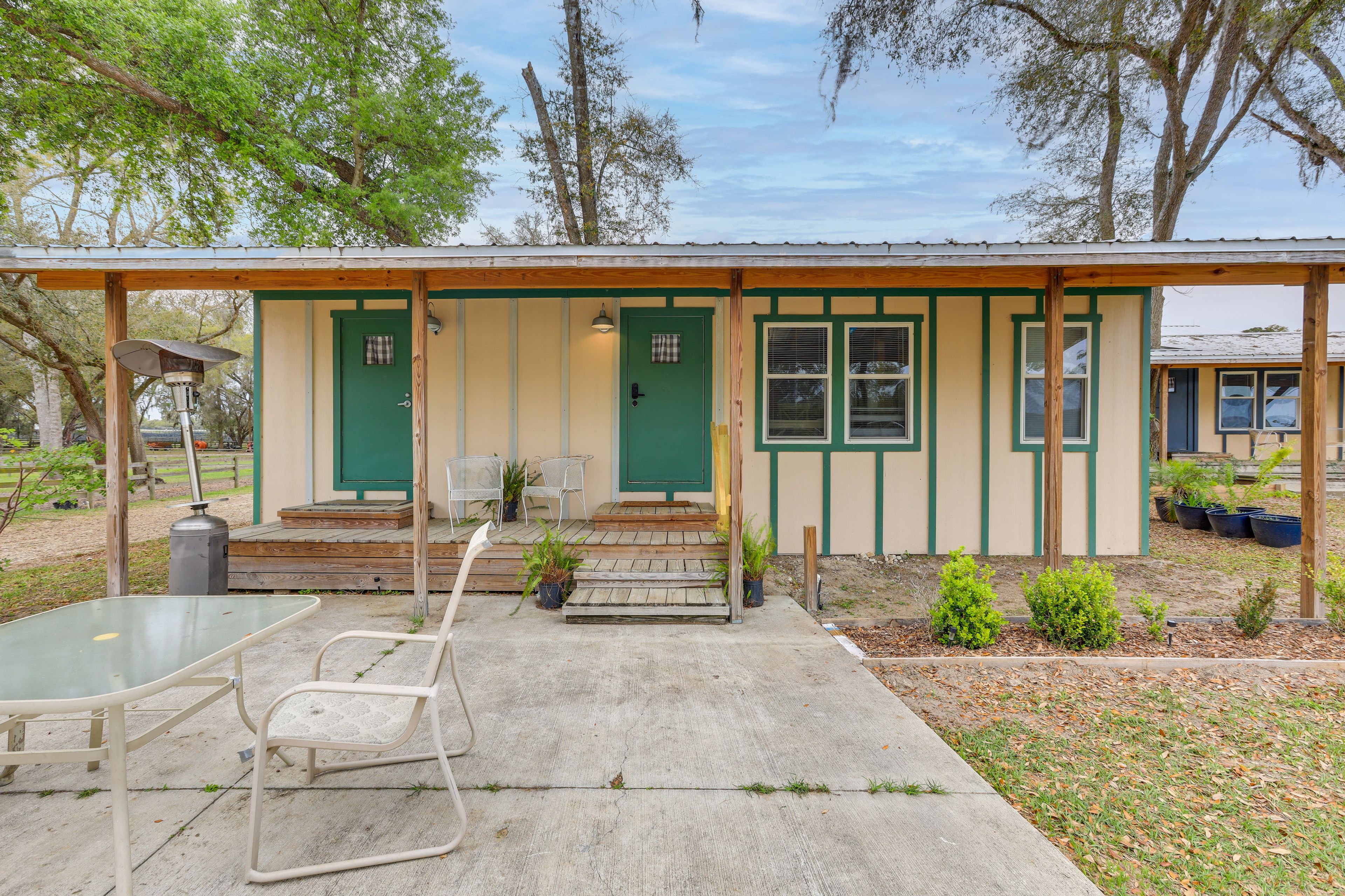 Morriston Vacation Rental | 2BR | 1BA | 400 Sq Ft | Steps Required to Enter