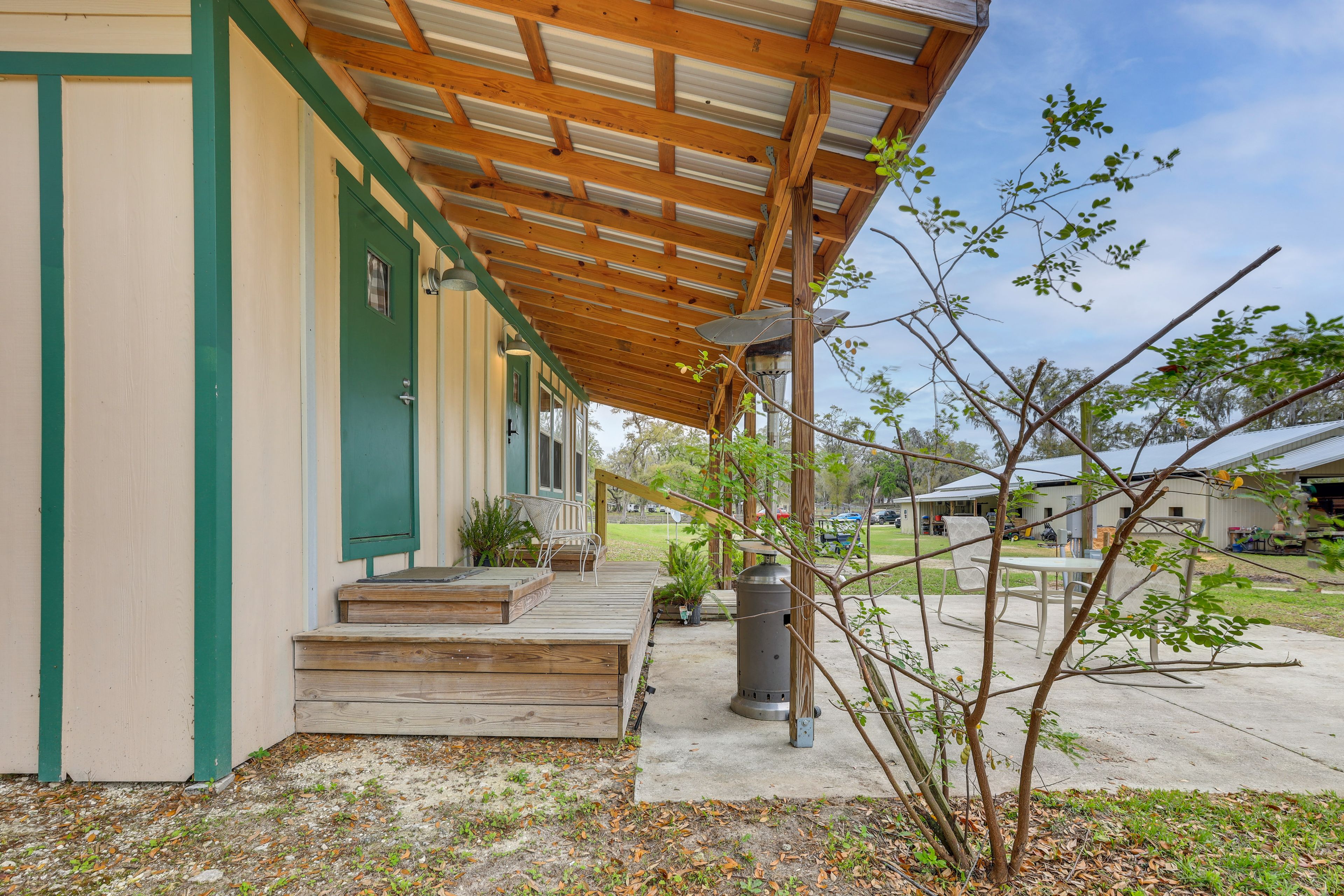 Front Porch | Lounge Seating