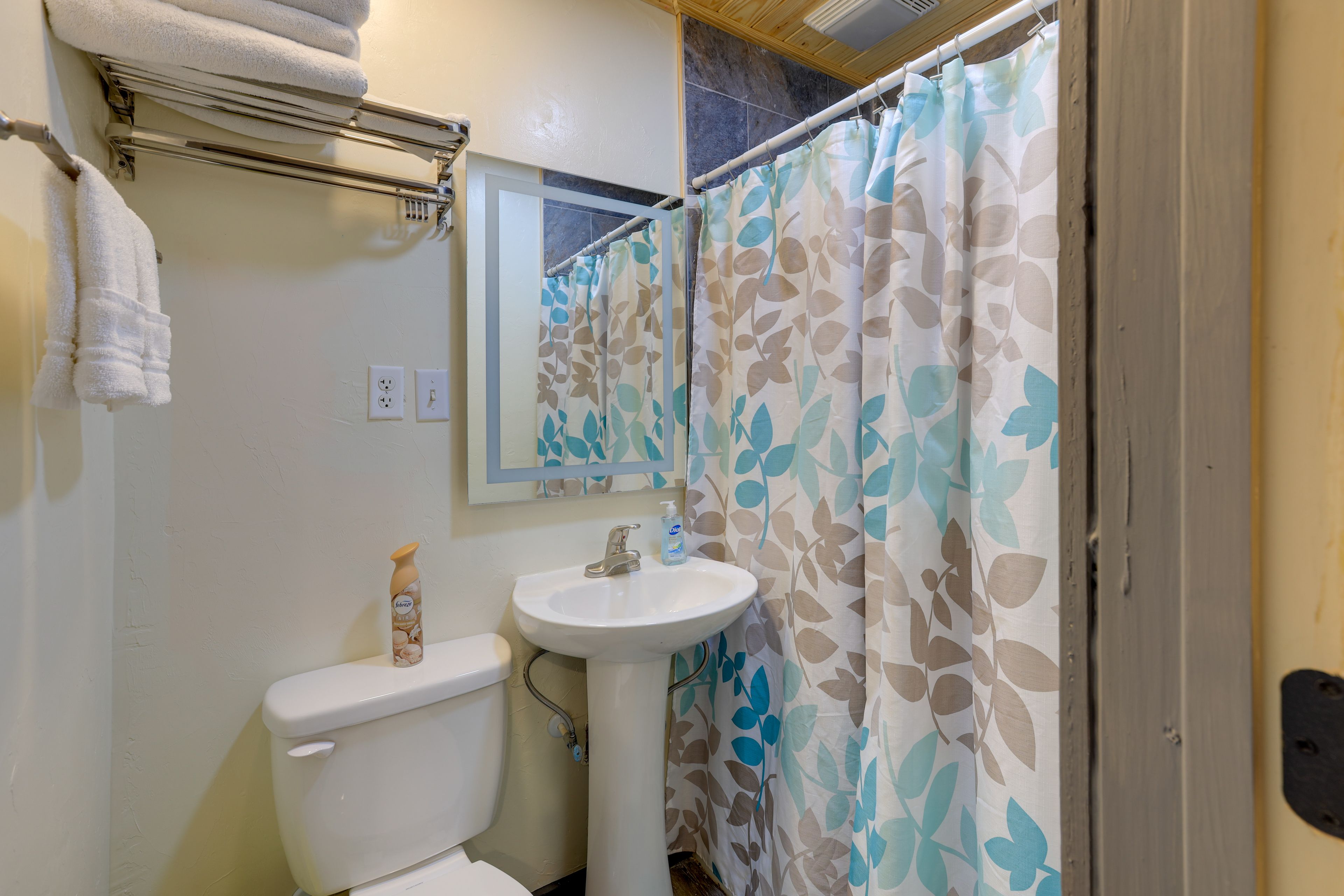 Full Bathroom