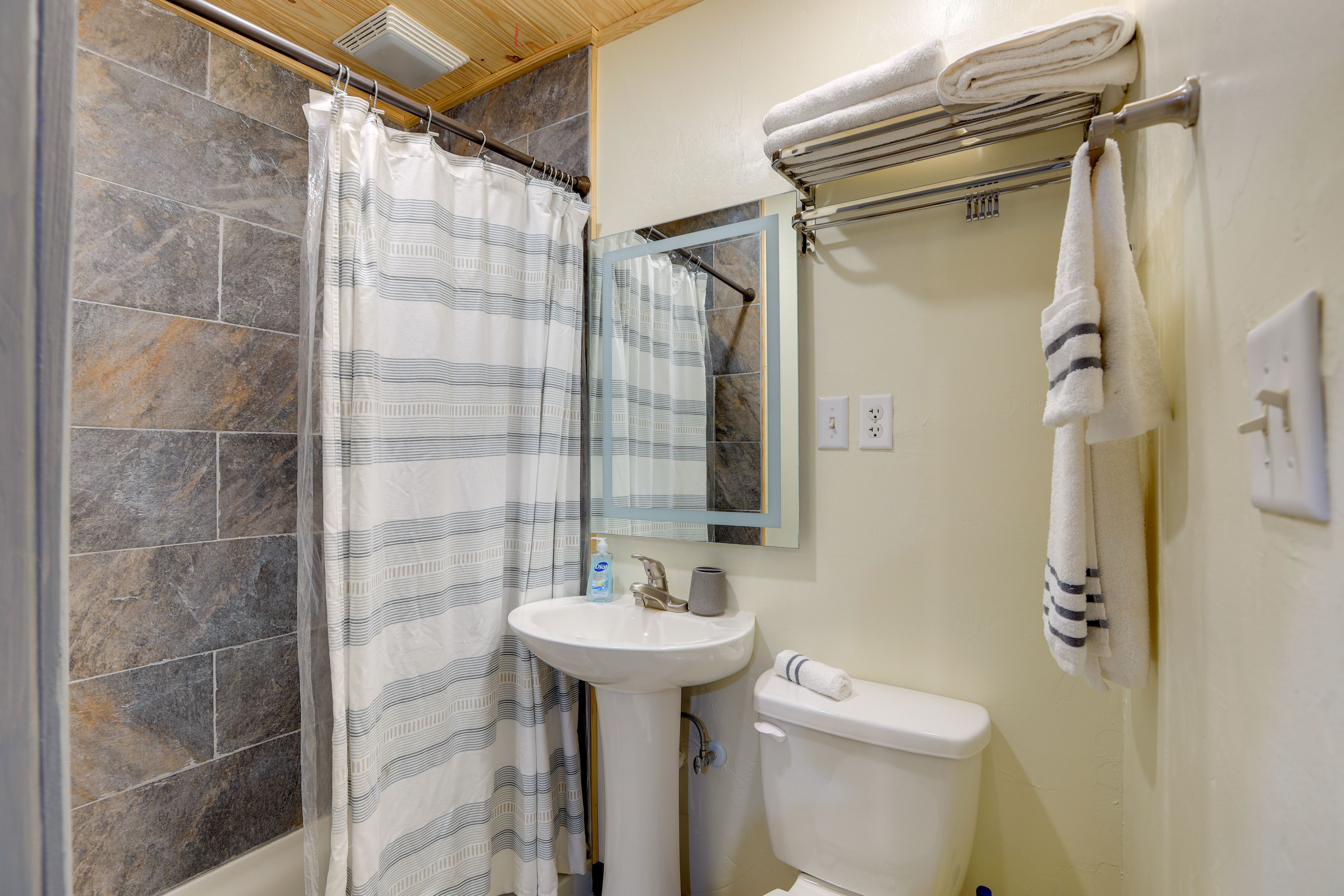 Full Bathroom