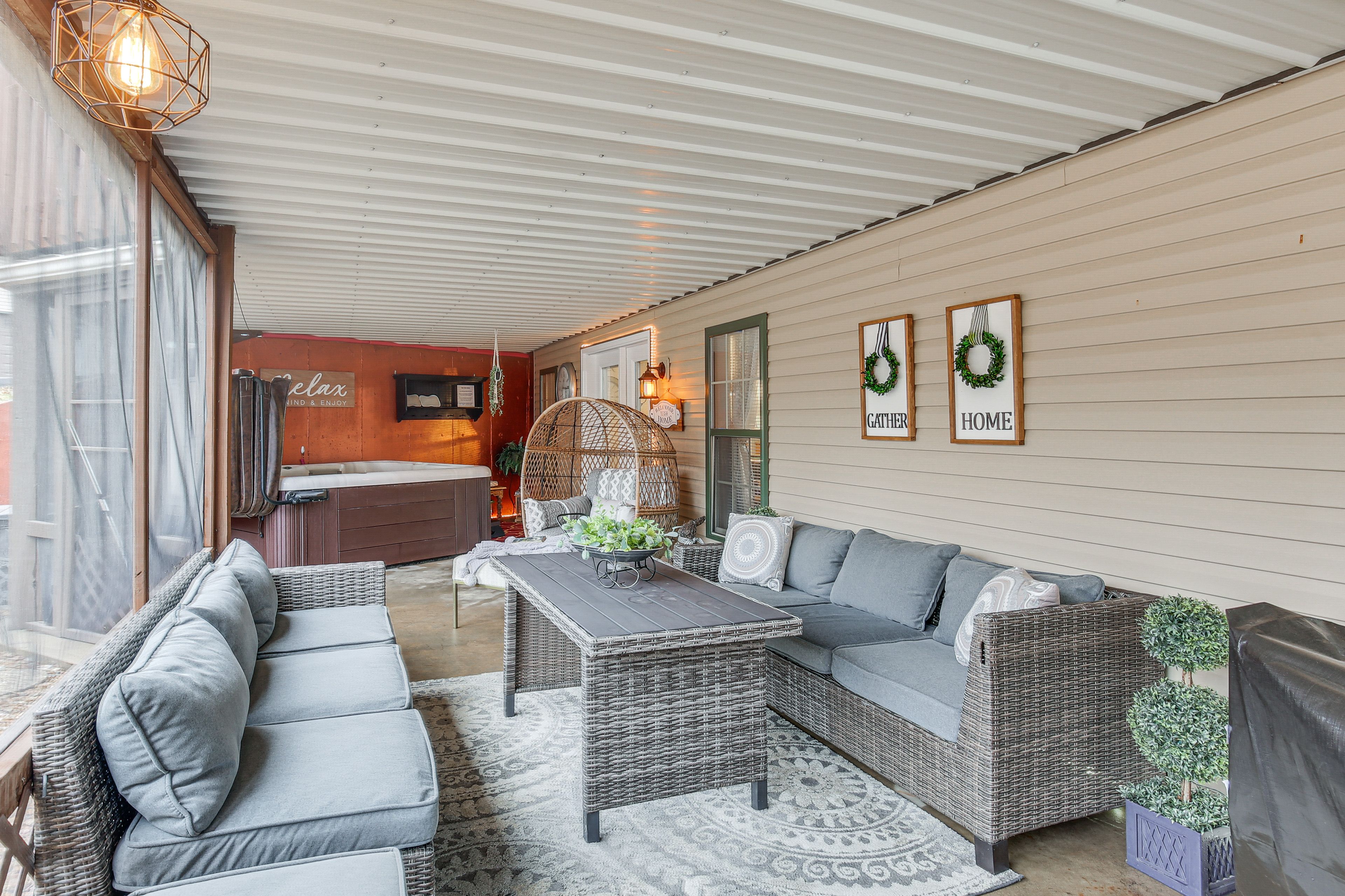 Screened Porch | Hot Tub