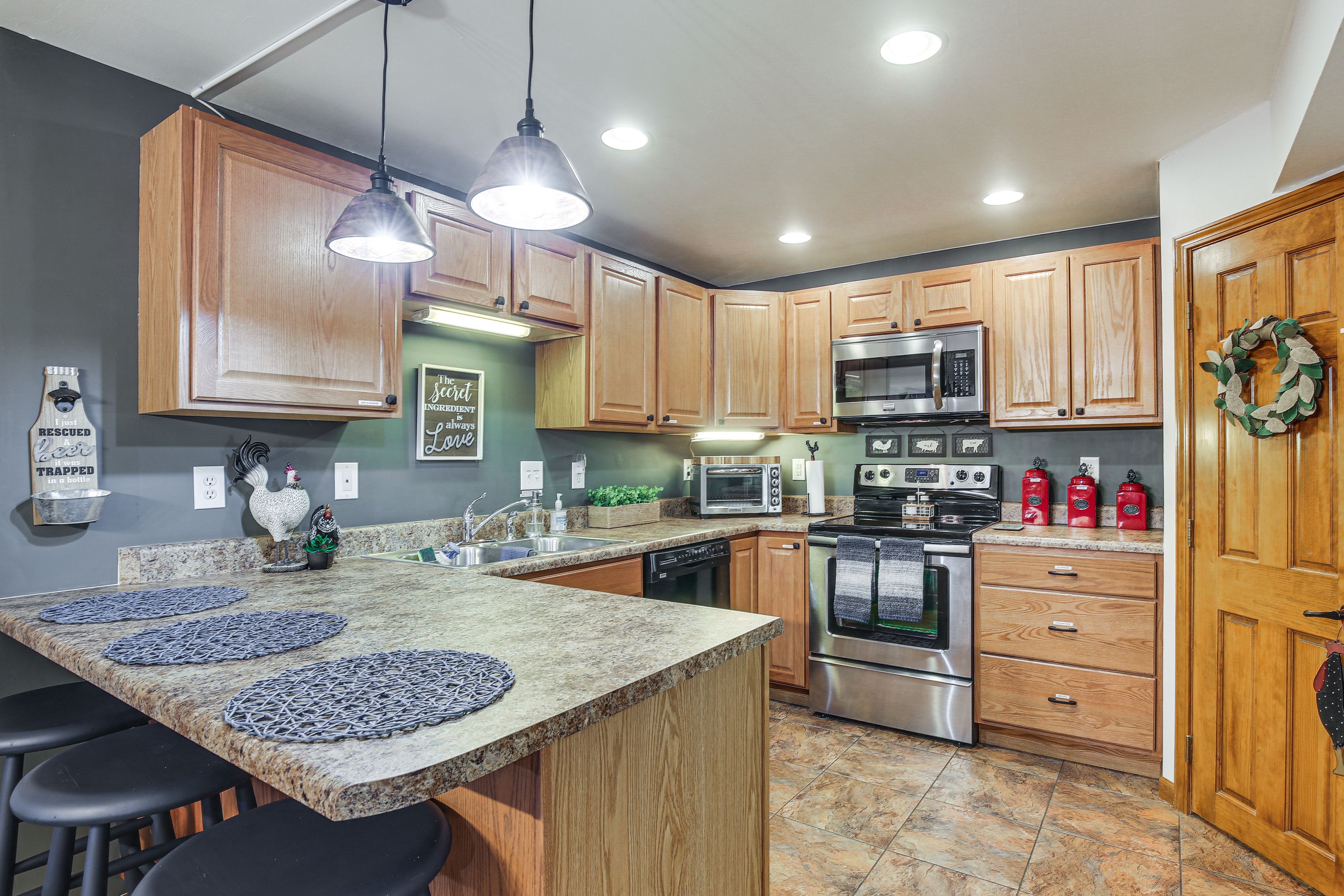 Kitchen | Main Level | Dishwasher | Keurig Coffee Maker | Crockpot