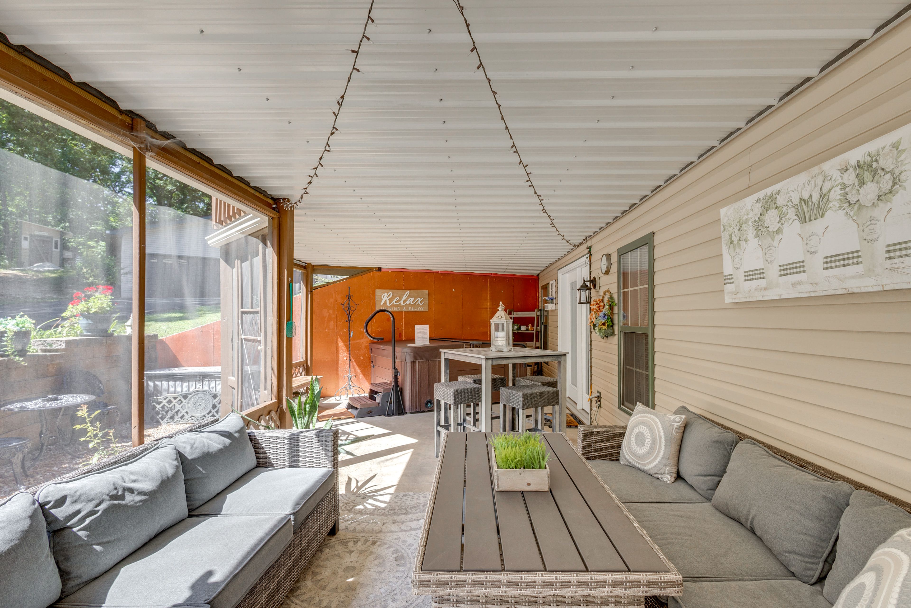 Screened Porch | Hot Tub