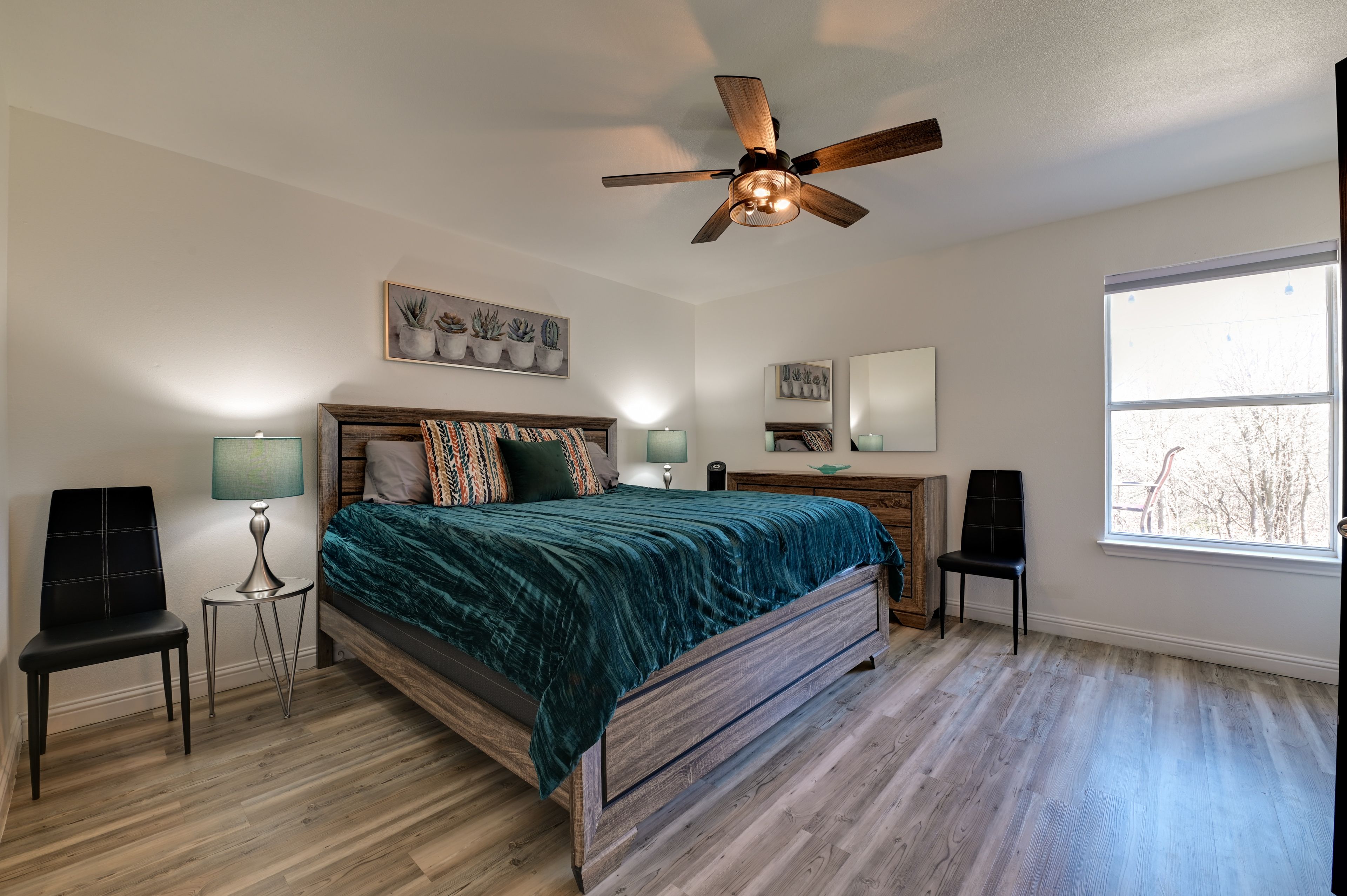 Bedroom 1 | King Bed | En-Suite Bathroom
