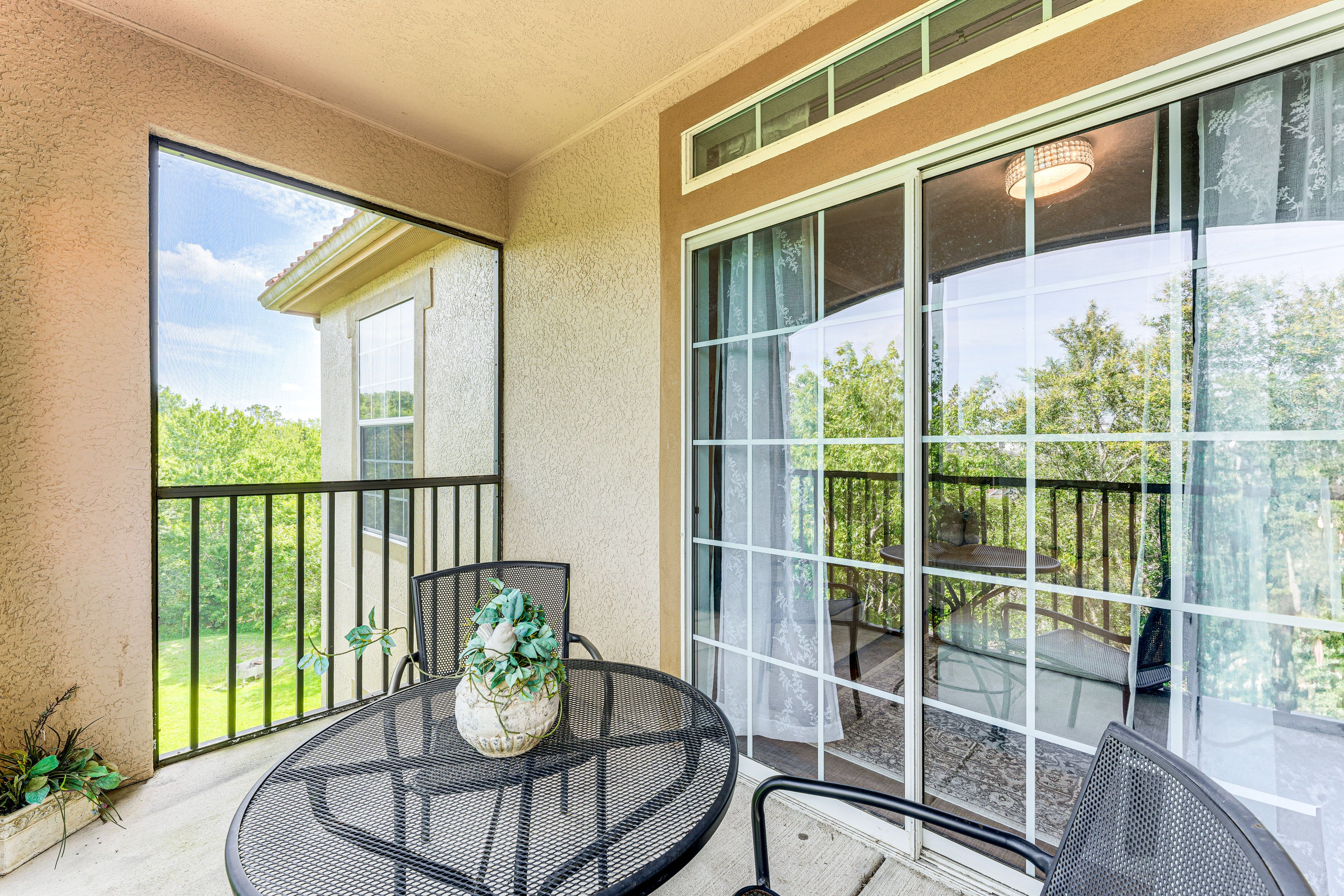Private Balcony | Outdoor Dining Area