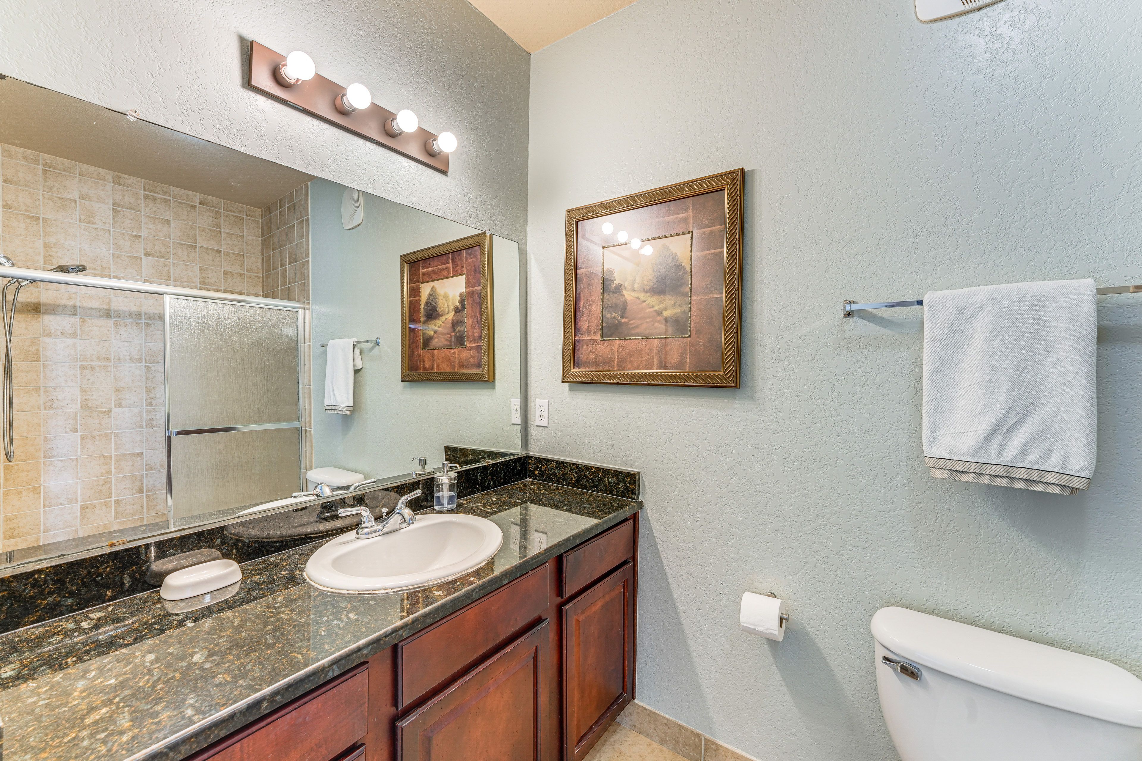 Full Bathroom