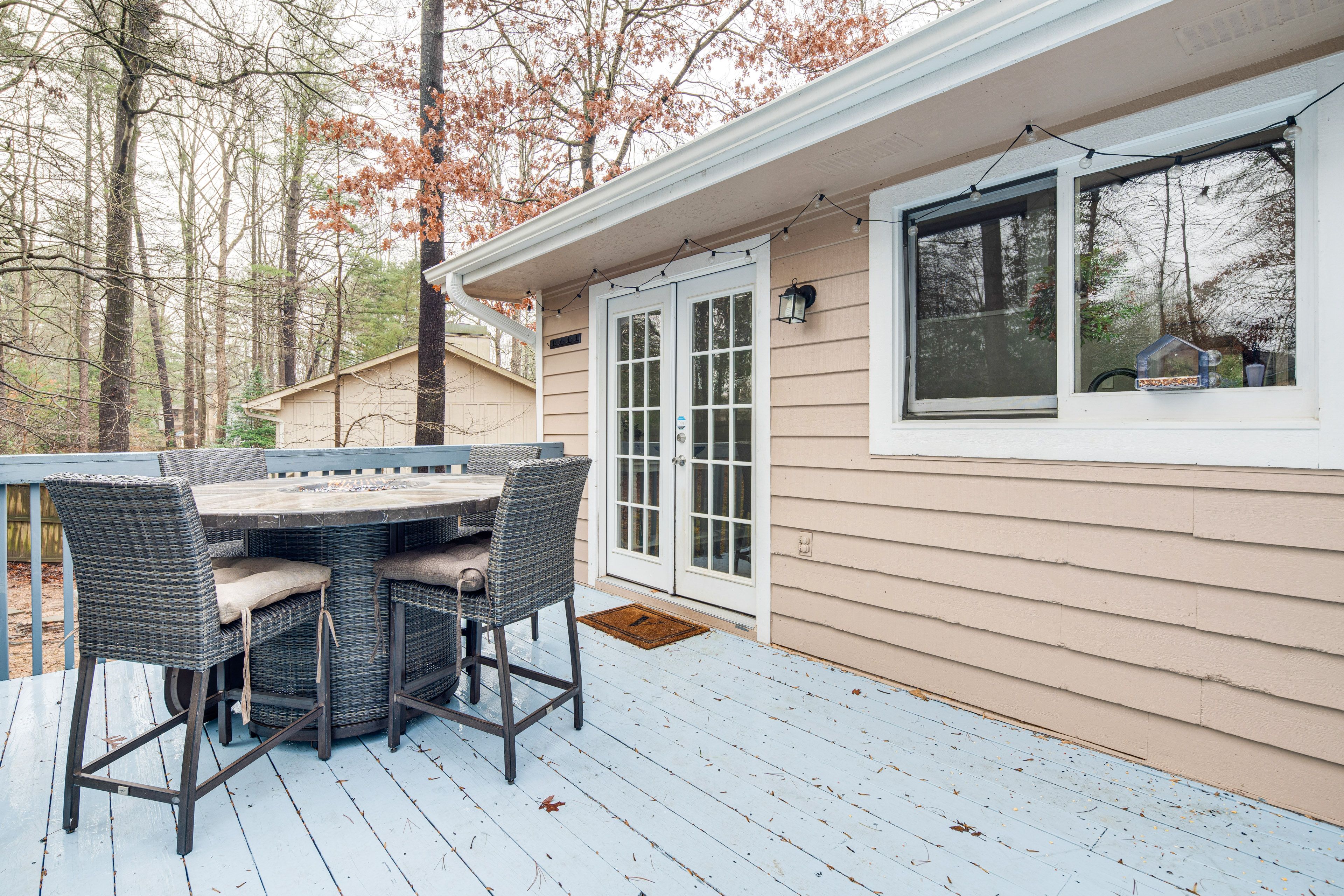 House Exterior | Furnished Deck | Gas Fire Pit | Gas Griddle