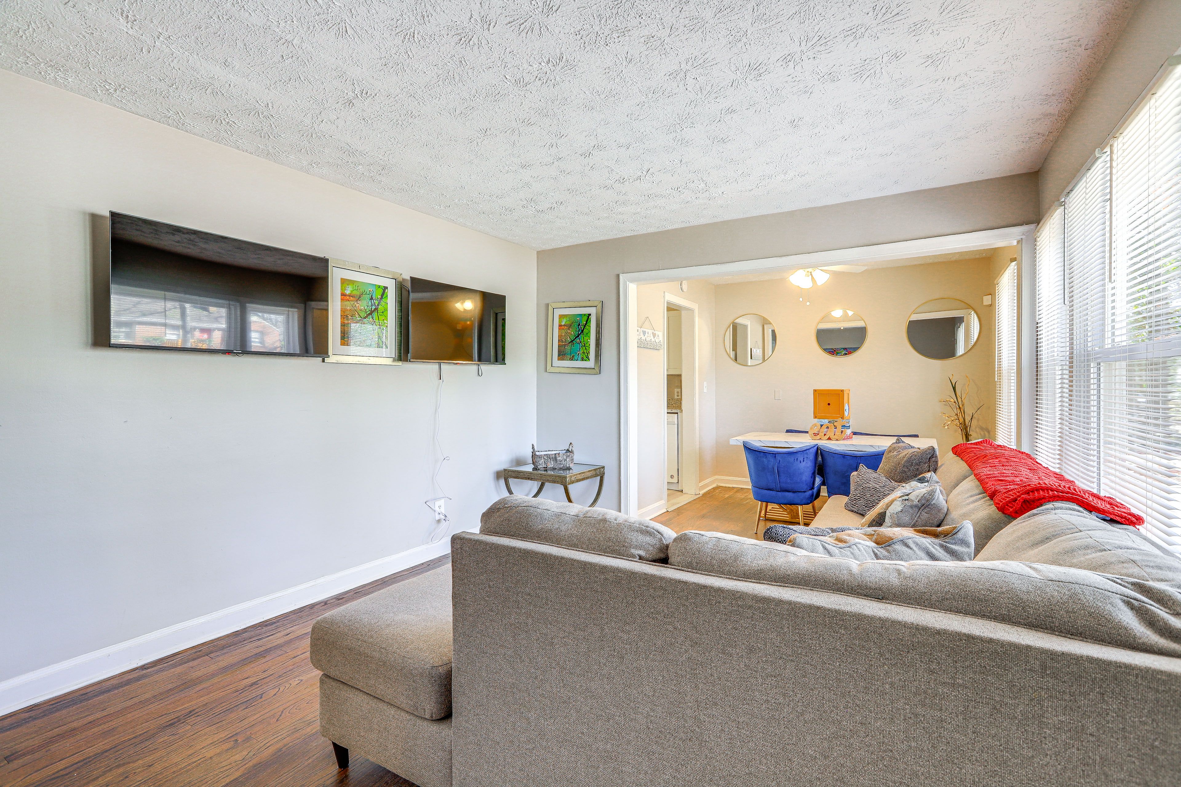 Living Room | 2 Smart TVs w/ Cable | Central Heating & A/C | Free WiFi