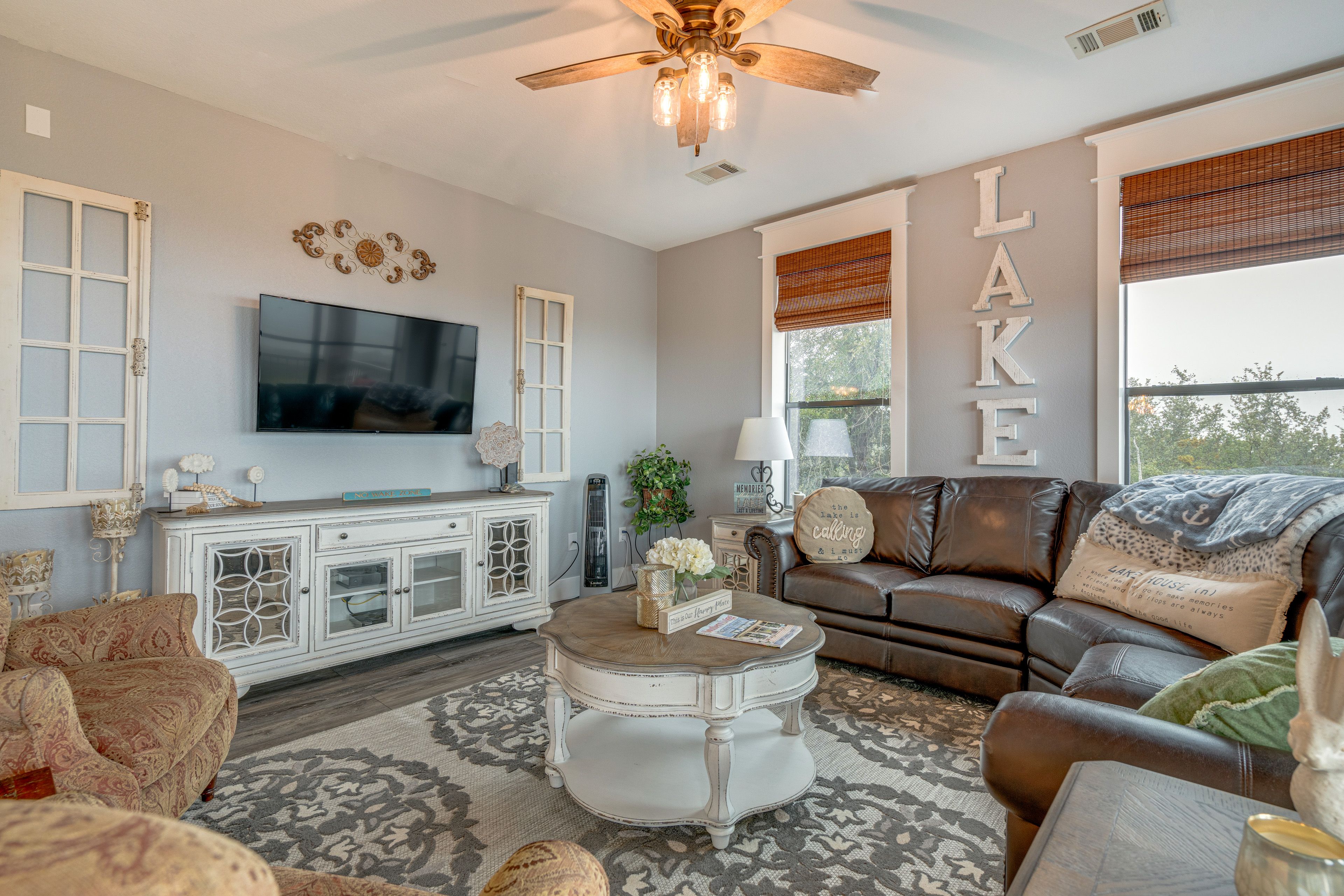 Living Room | Elevator Access | Community Amenities