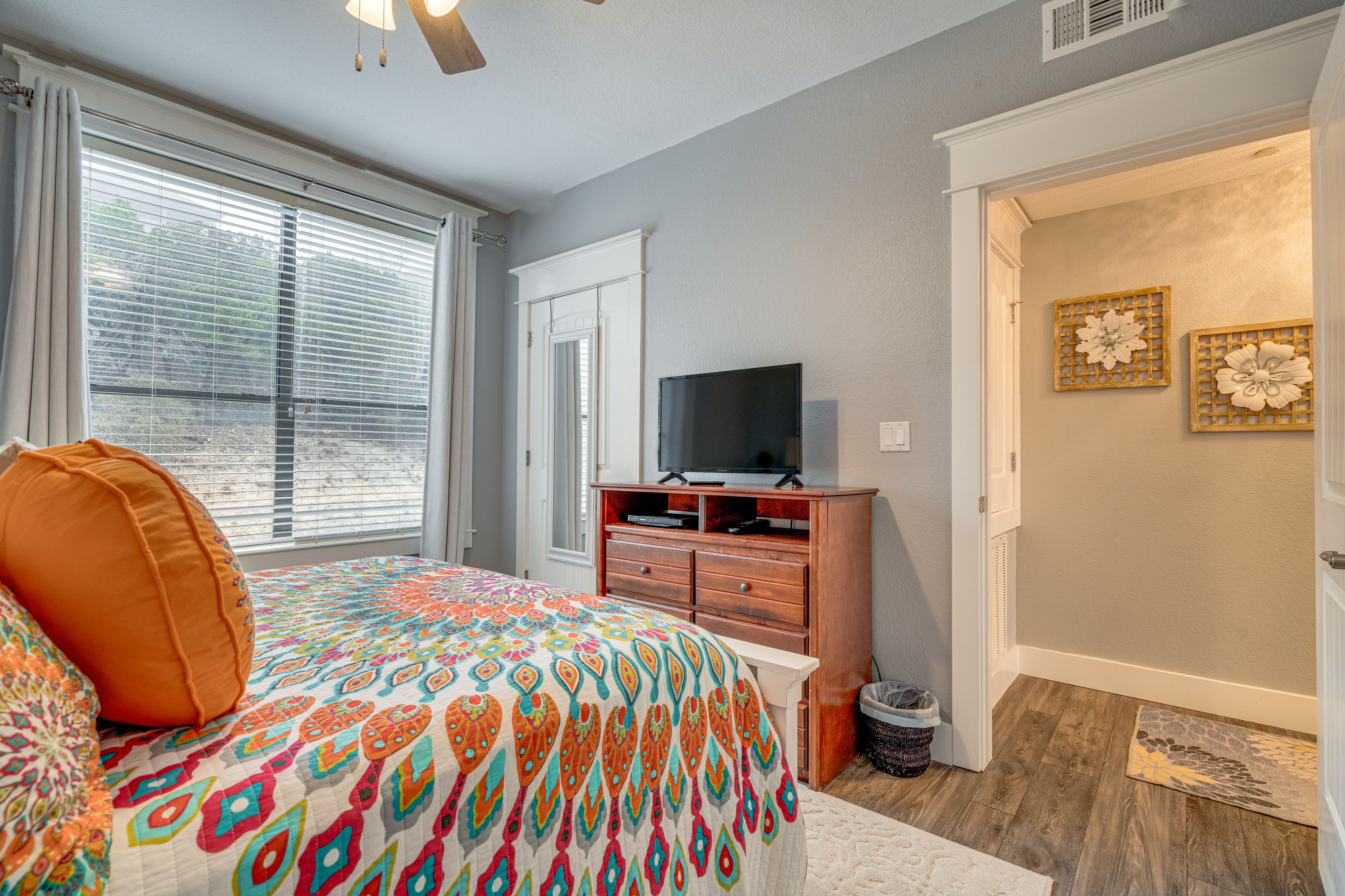Bedroom 2 | Queen Bed | Linens Provided