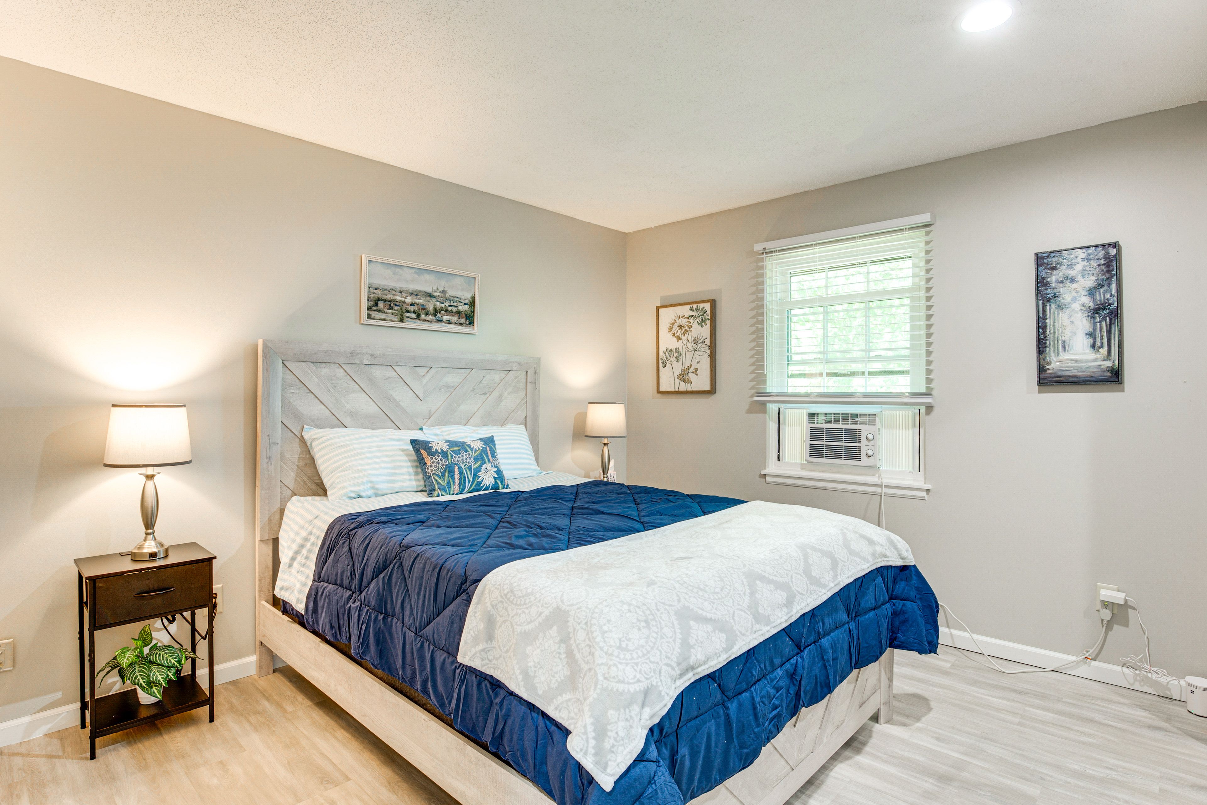 Bedroom 2 | Queen Bed | Upper Level