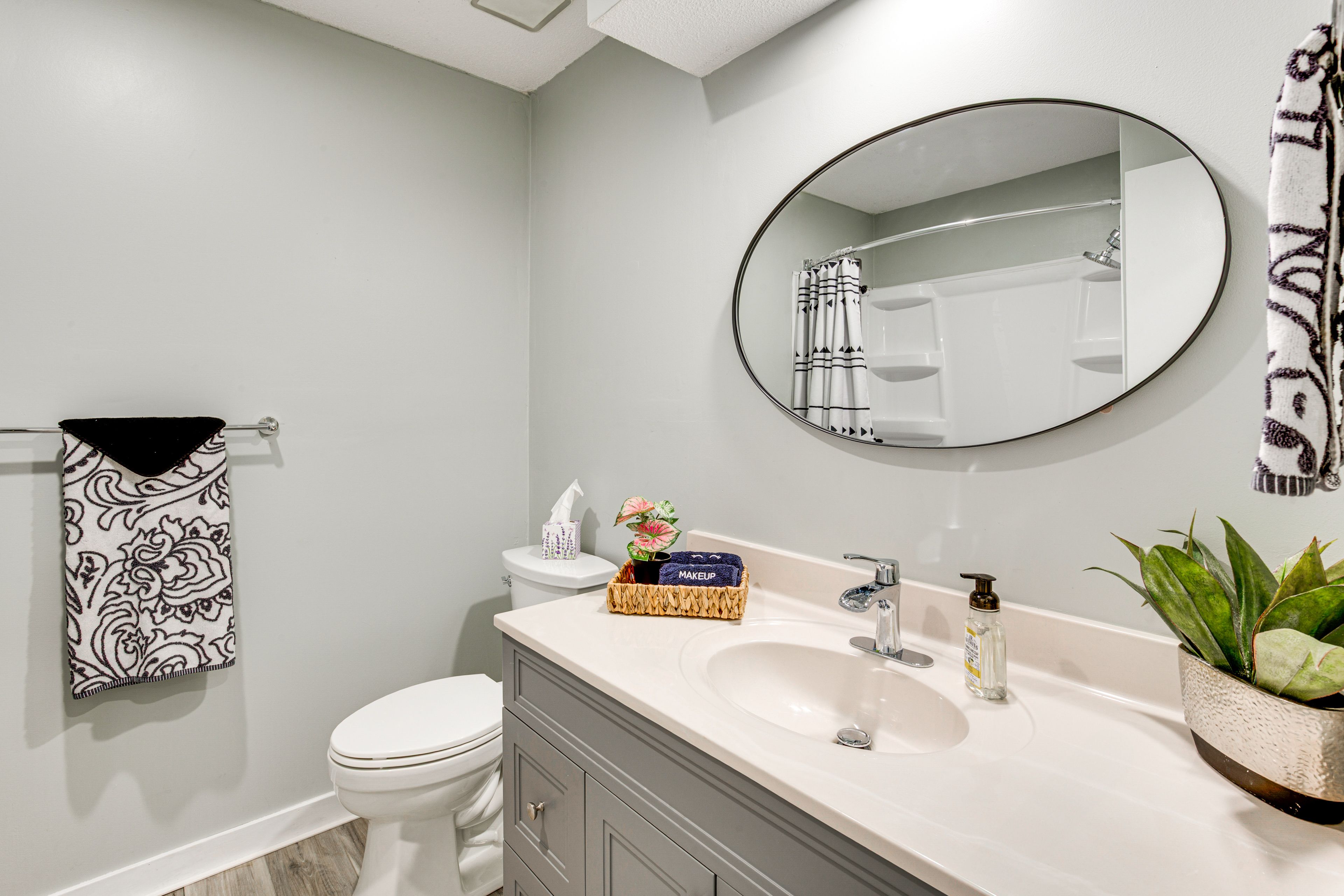 Full Bathroom | Upper Level