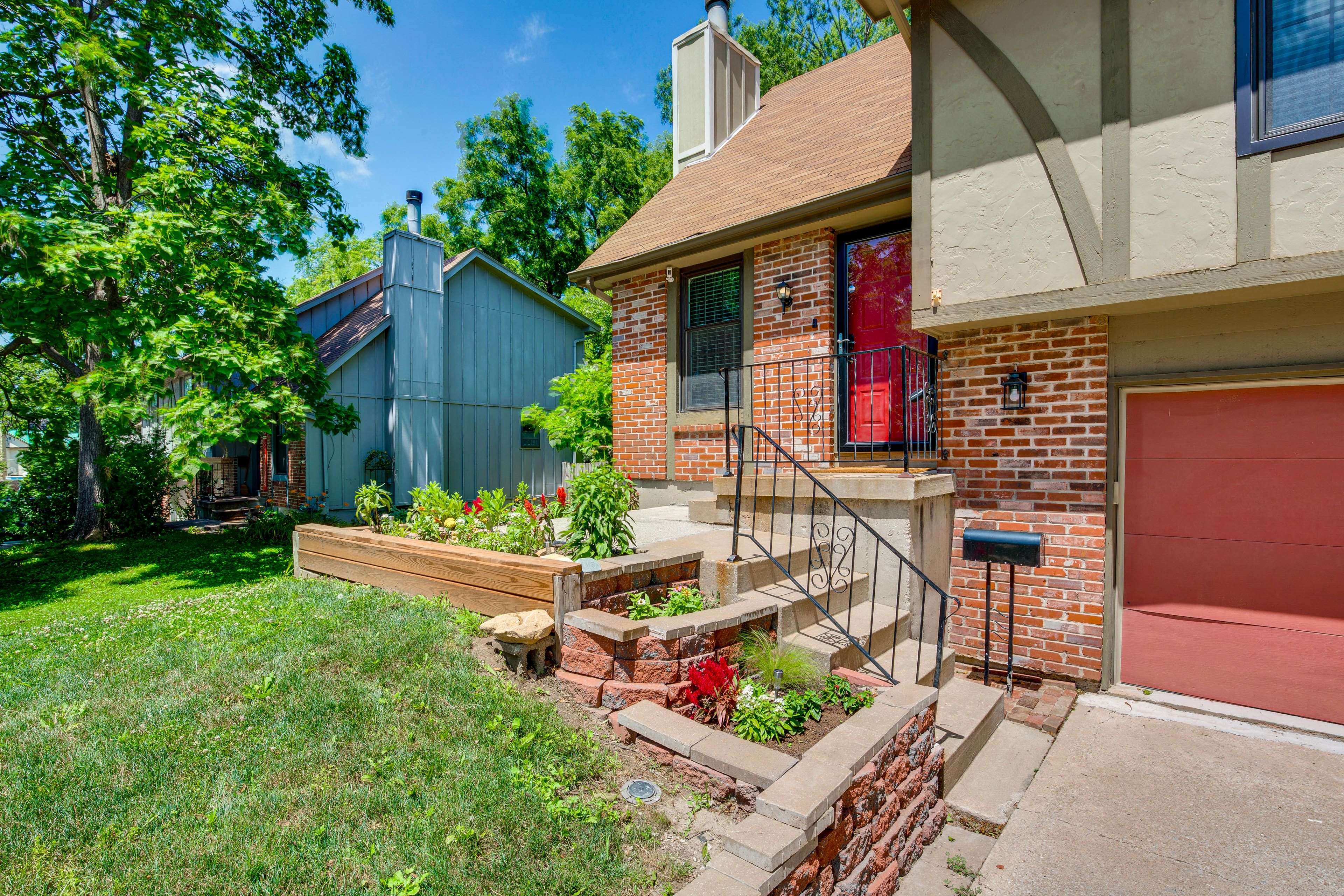 Front Entry | Stairs Required