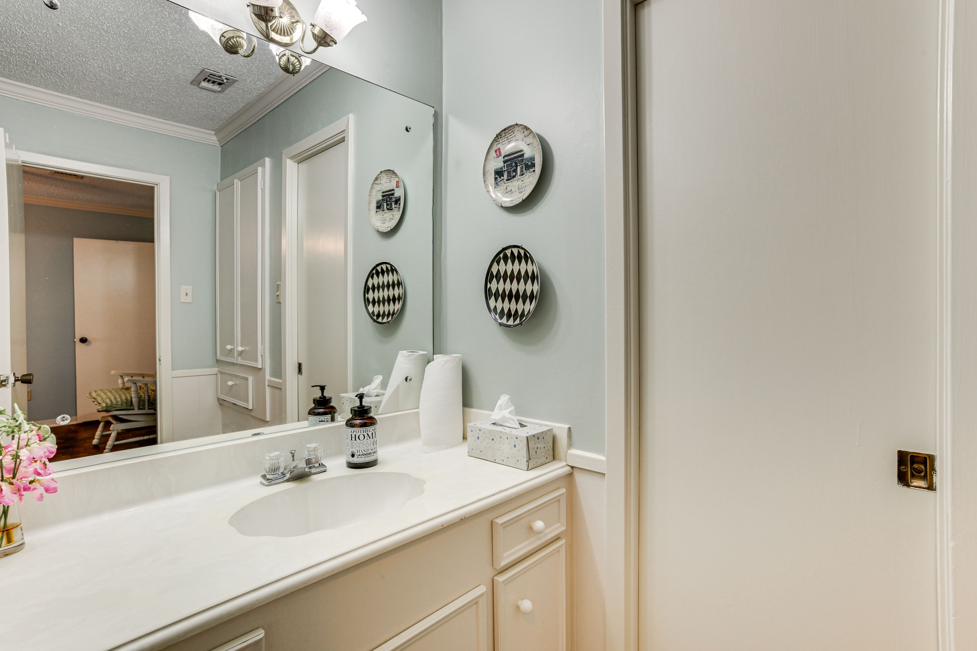 En-Suite Bathroom | 2nd Floor