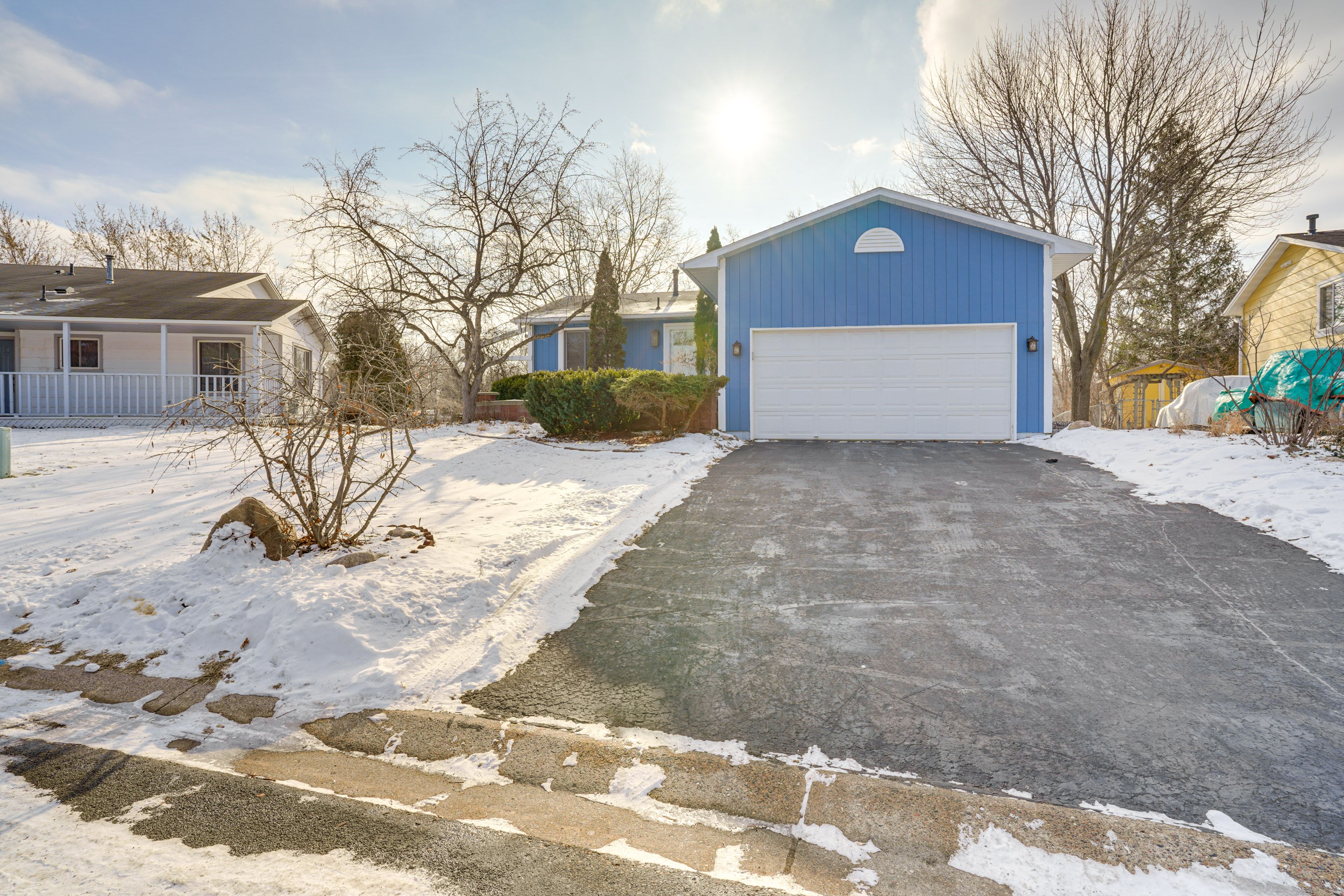 Parking | Driveway (2 Vehicles)