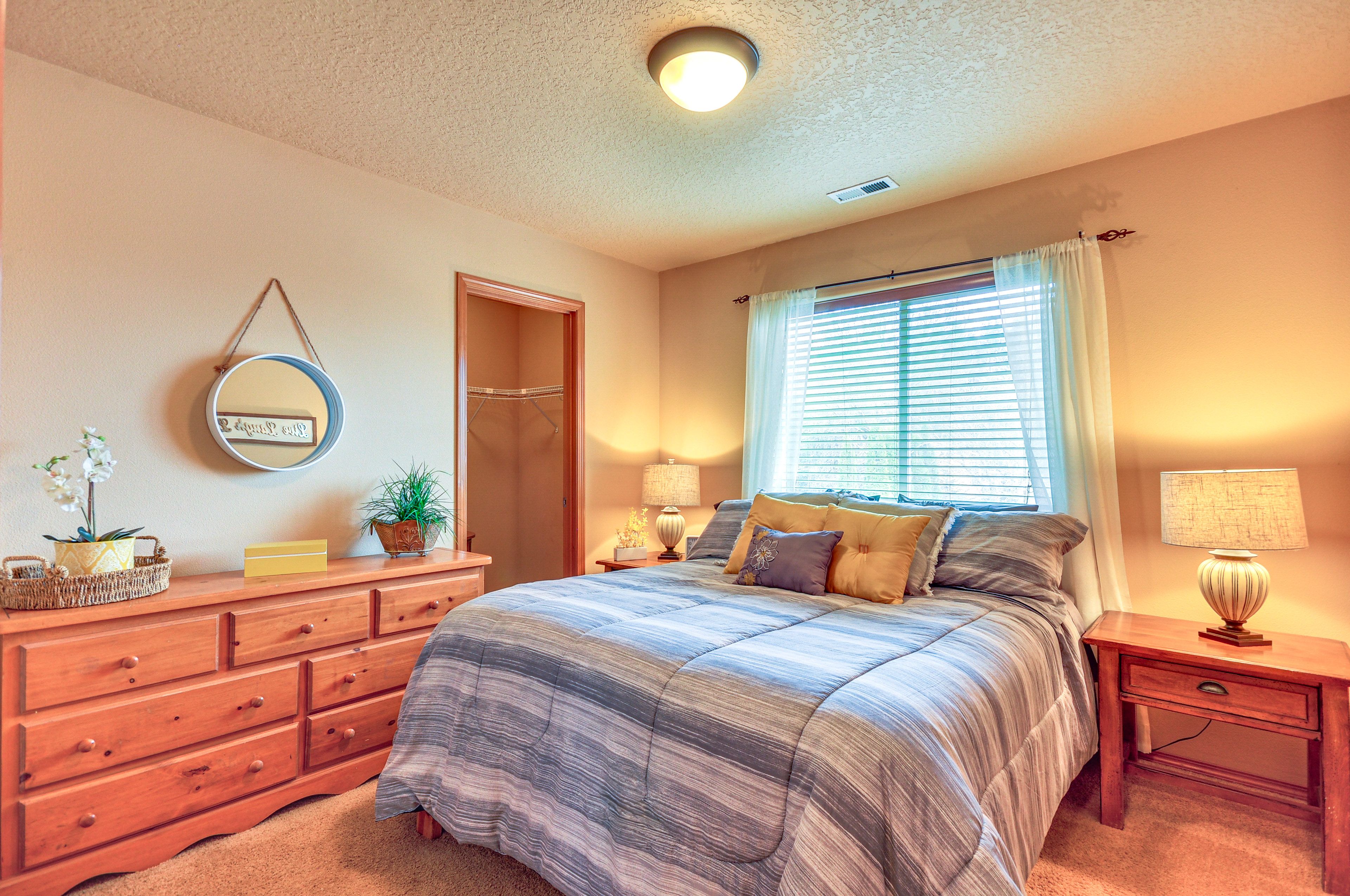 Bedroom 3 | Queen Bed | 2nd Floor