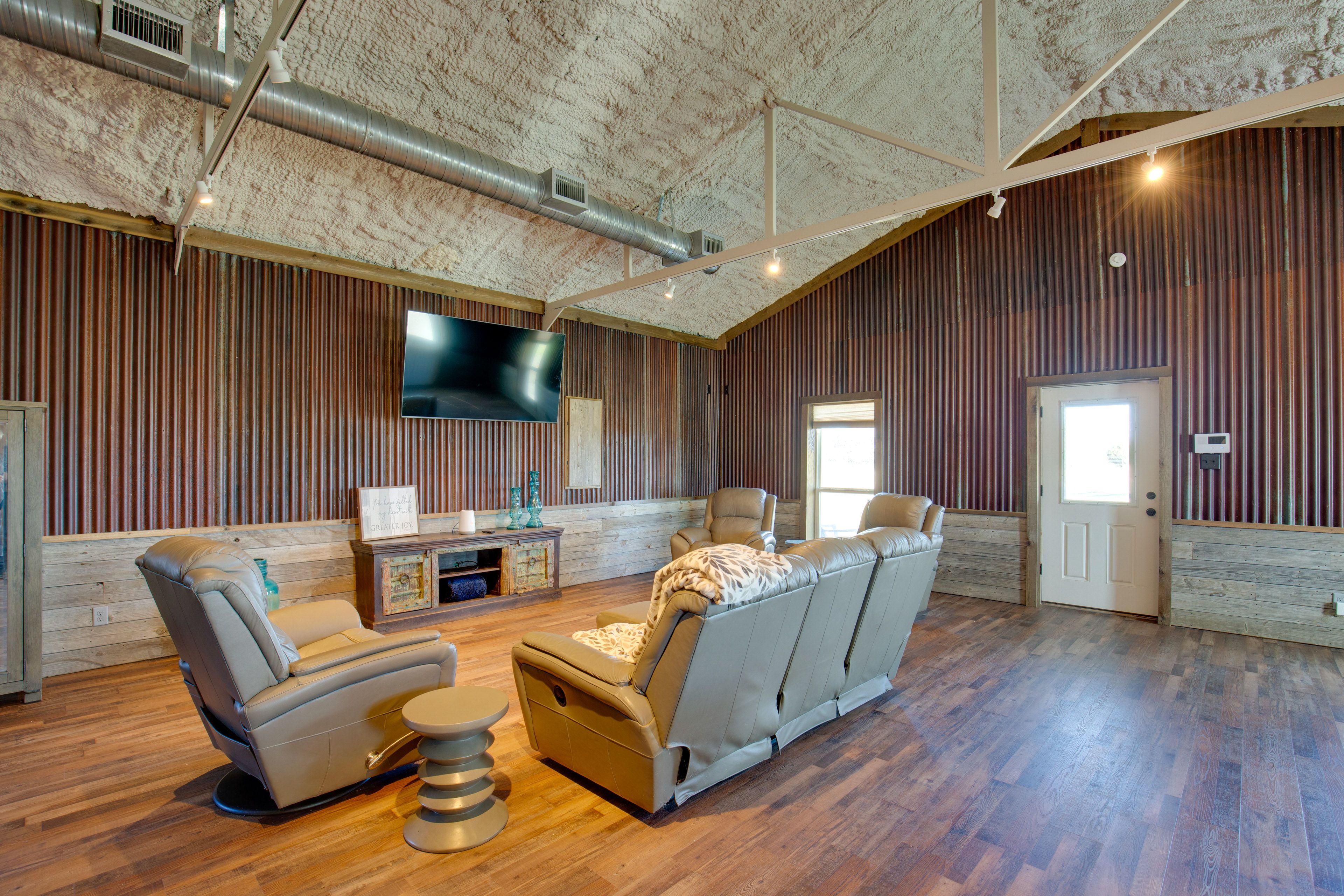 Kaufman Vacation Rental | Studio | 1BA | Step-Free Access | 1,200 Sq Ft