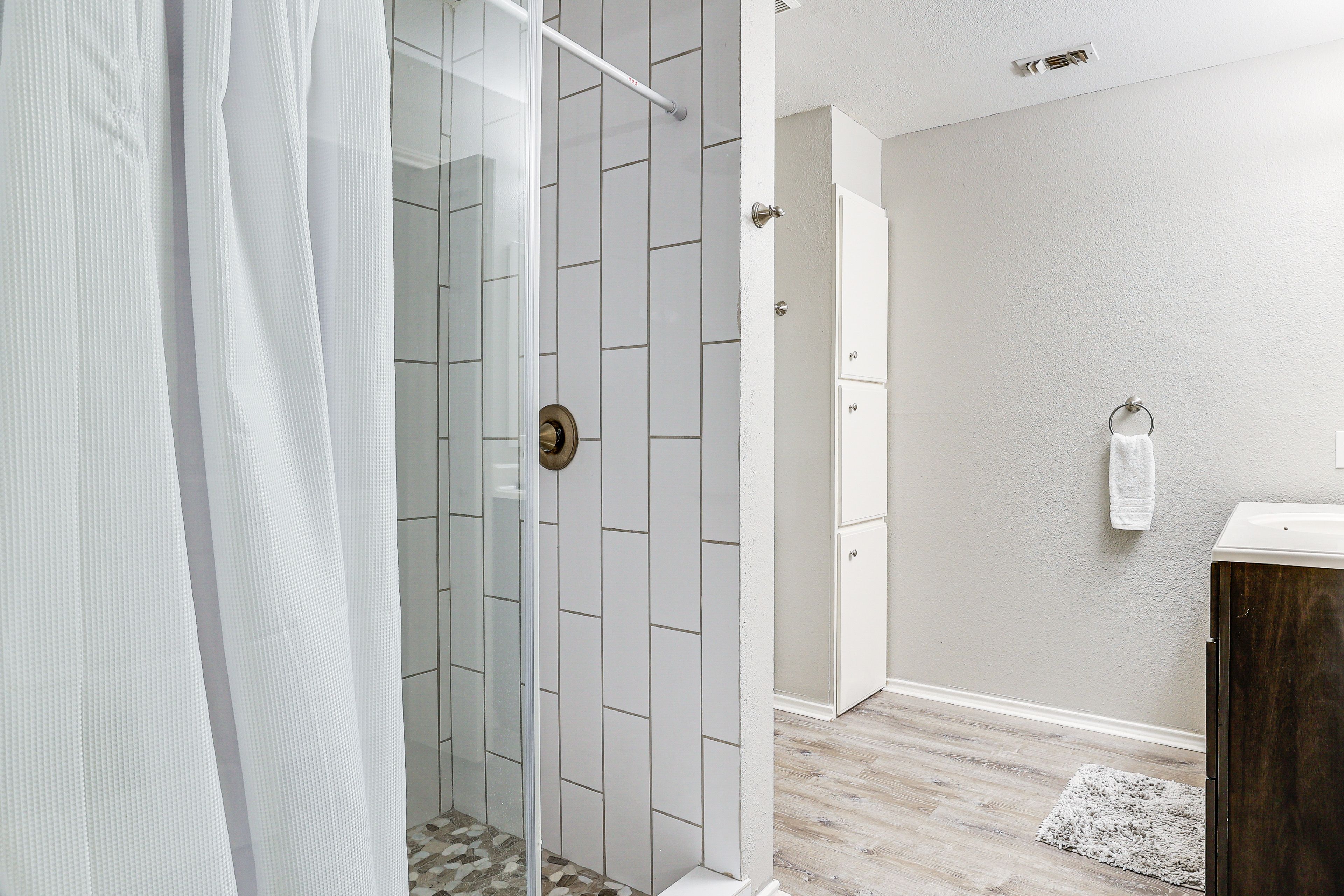 Full Bathroom | Complimentary Toiletries