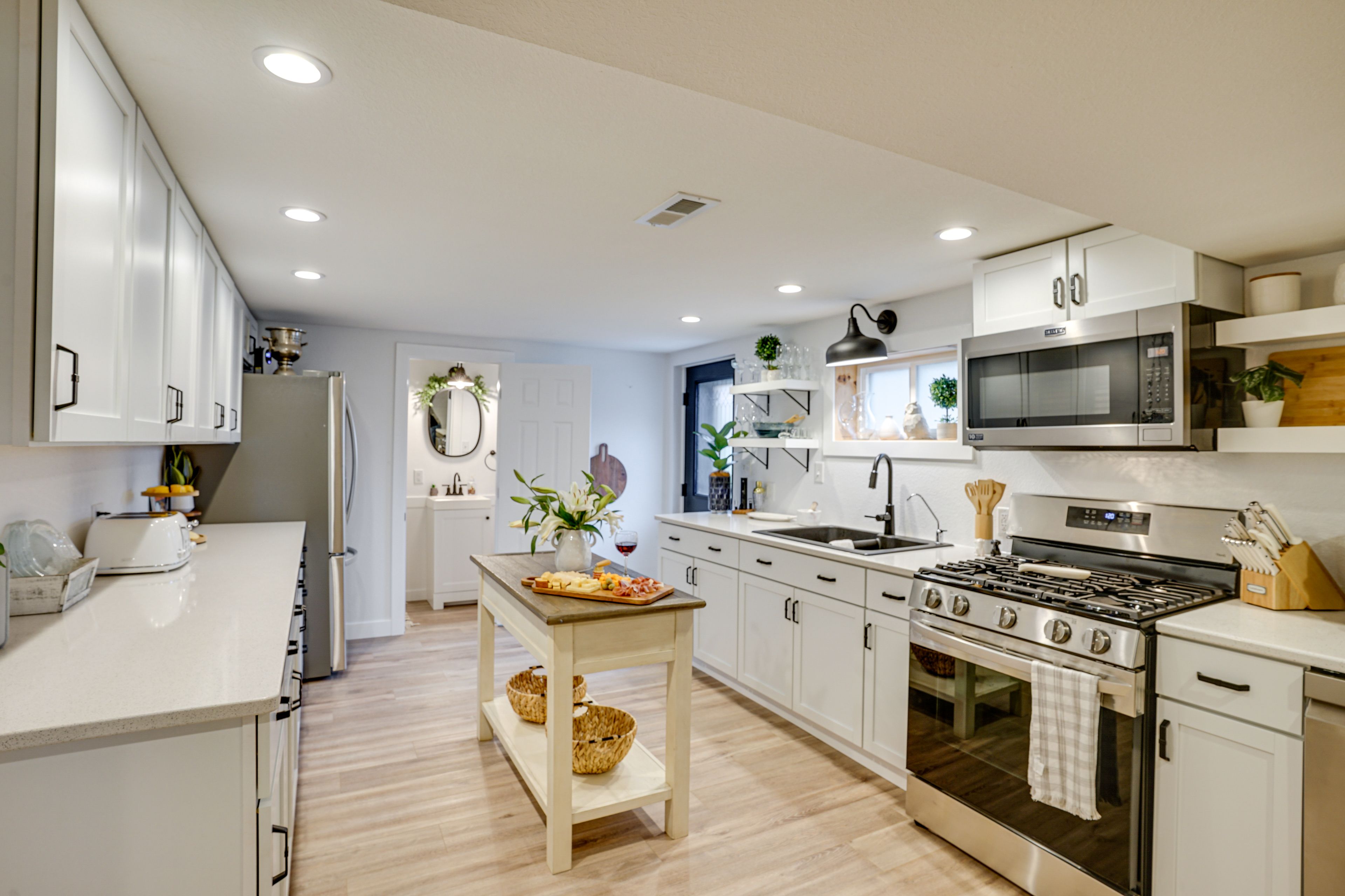 Kitchen | Cooking Basics | Keurig & Drip Coffee Maker | 1st Floor