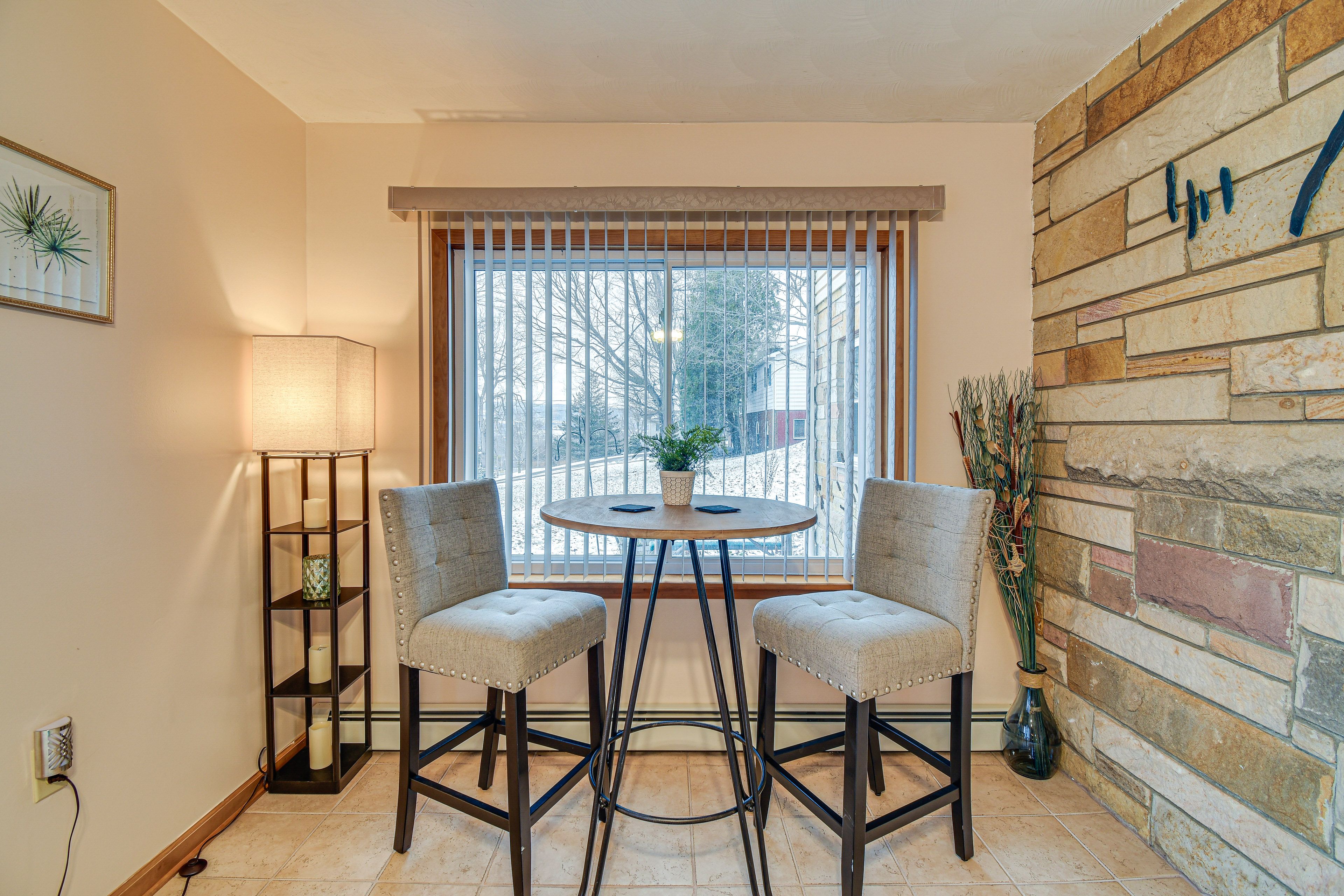 Seating Area | Free WiFi | Central A/C & Heat