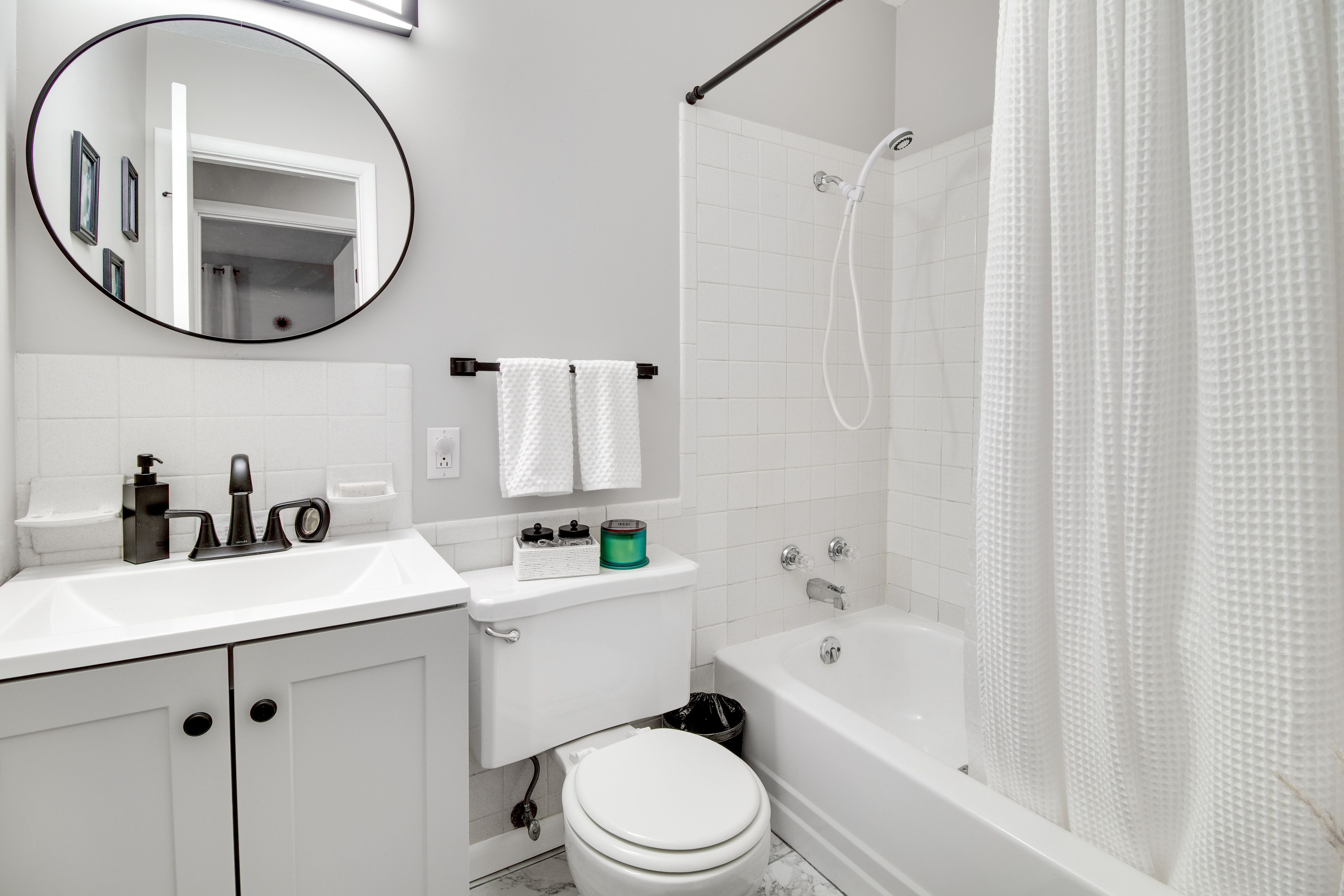 Full Bathroom