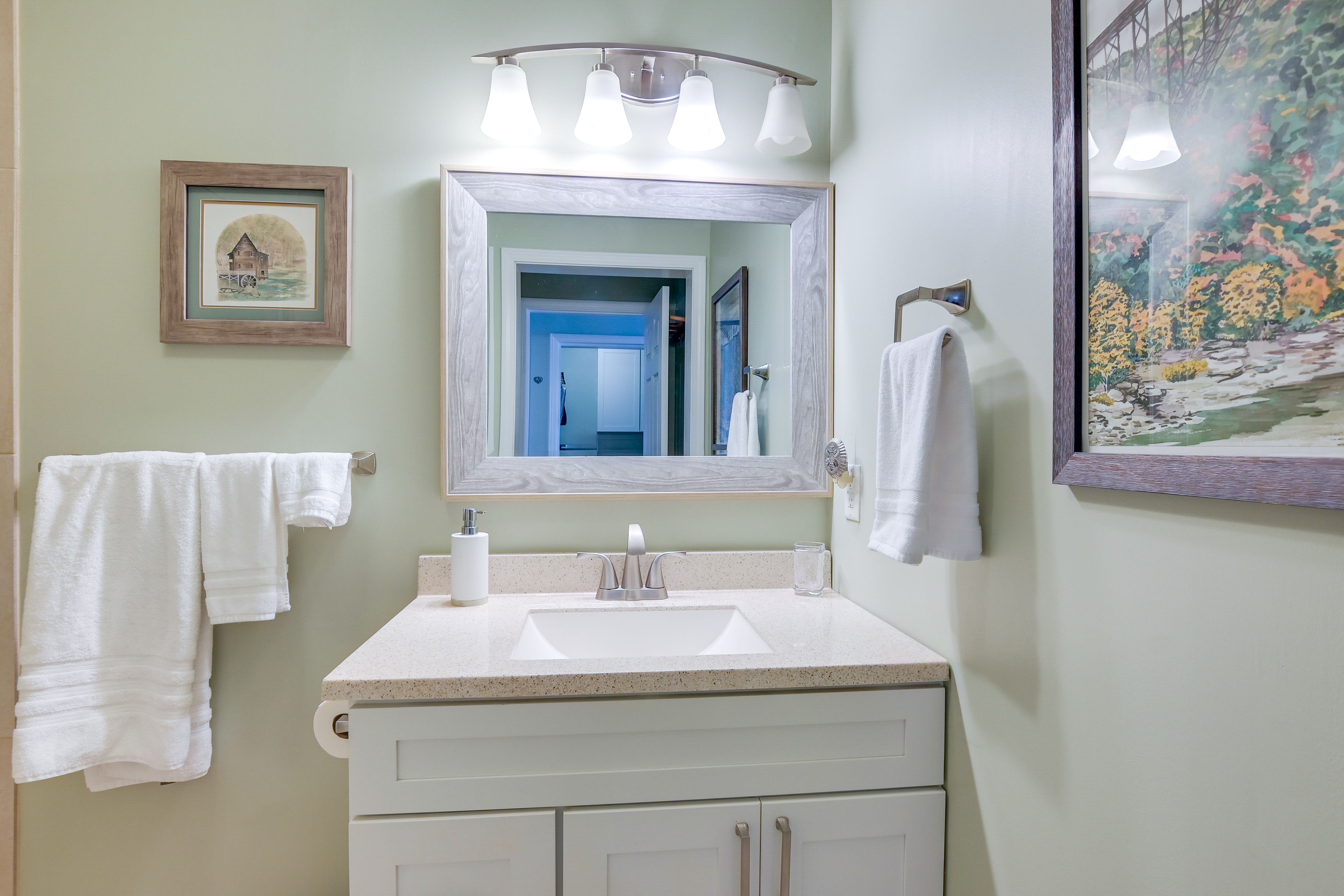 Full Bathroom | Hair Dryer