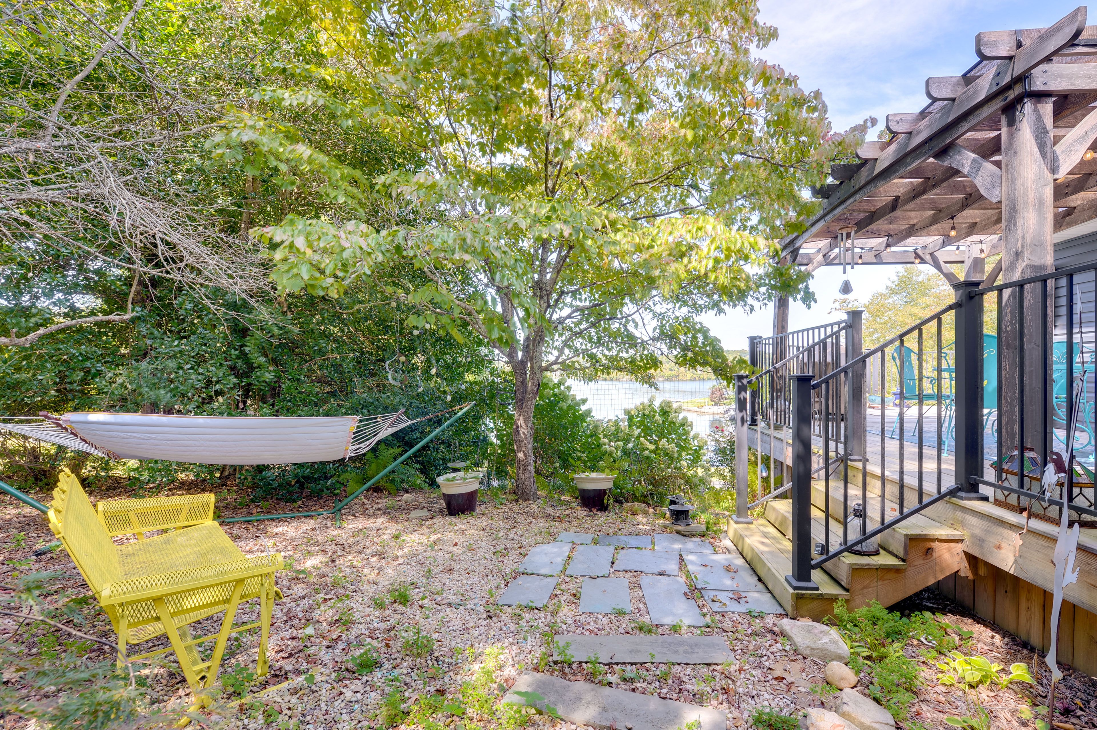 Yard | Central Heating & A/C | Free WiFi | Lake Access