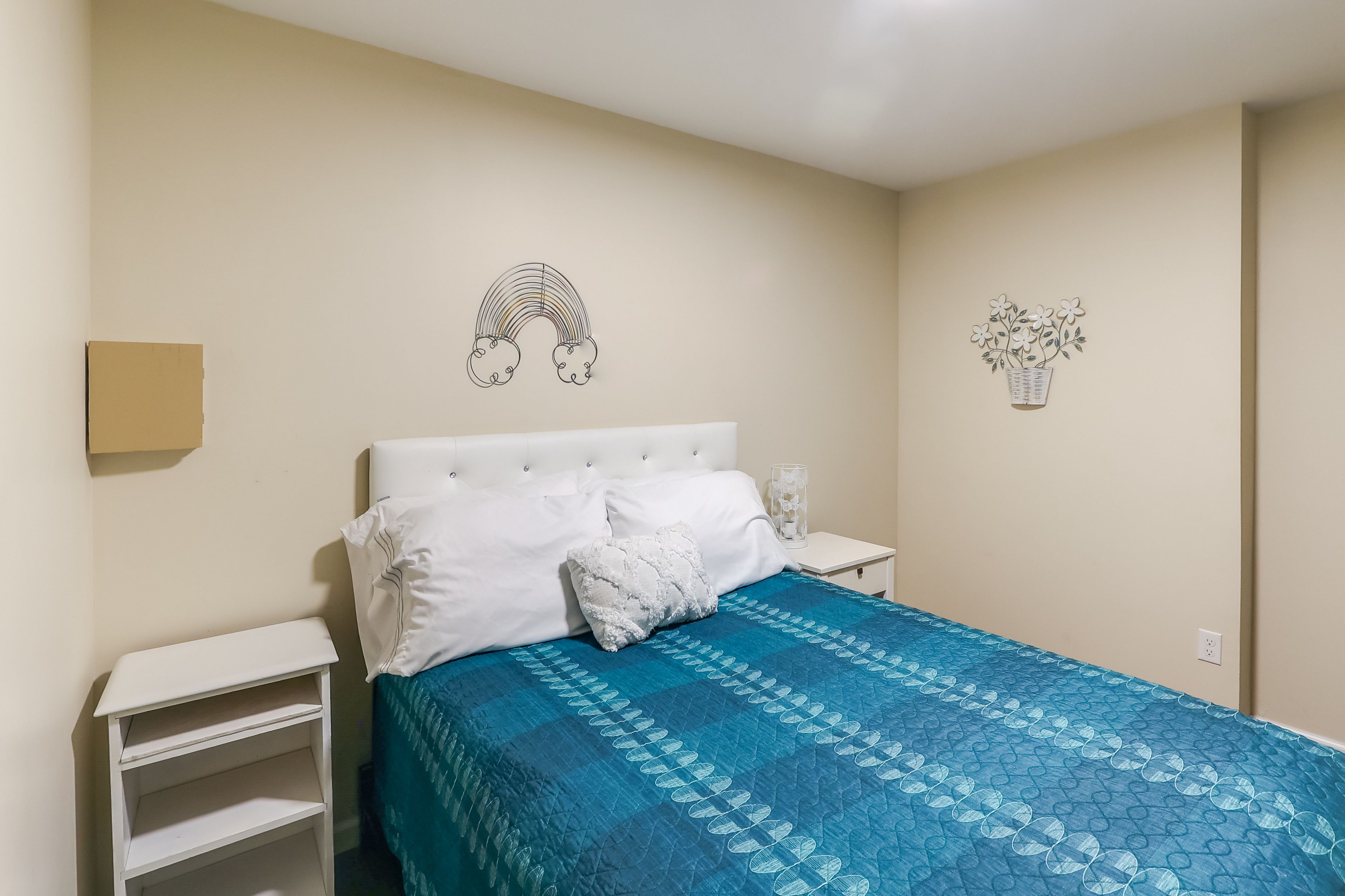 Sleeping Nook | Lower Level | Full Bed