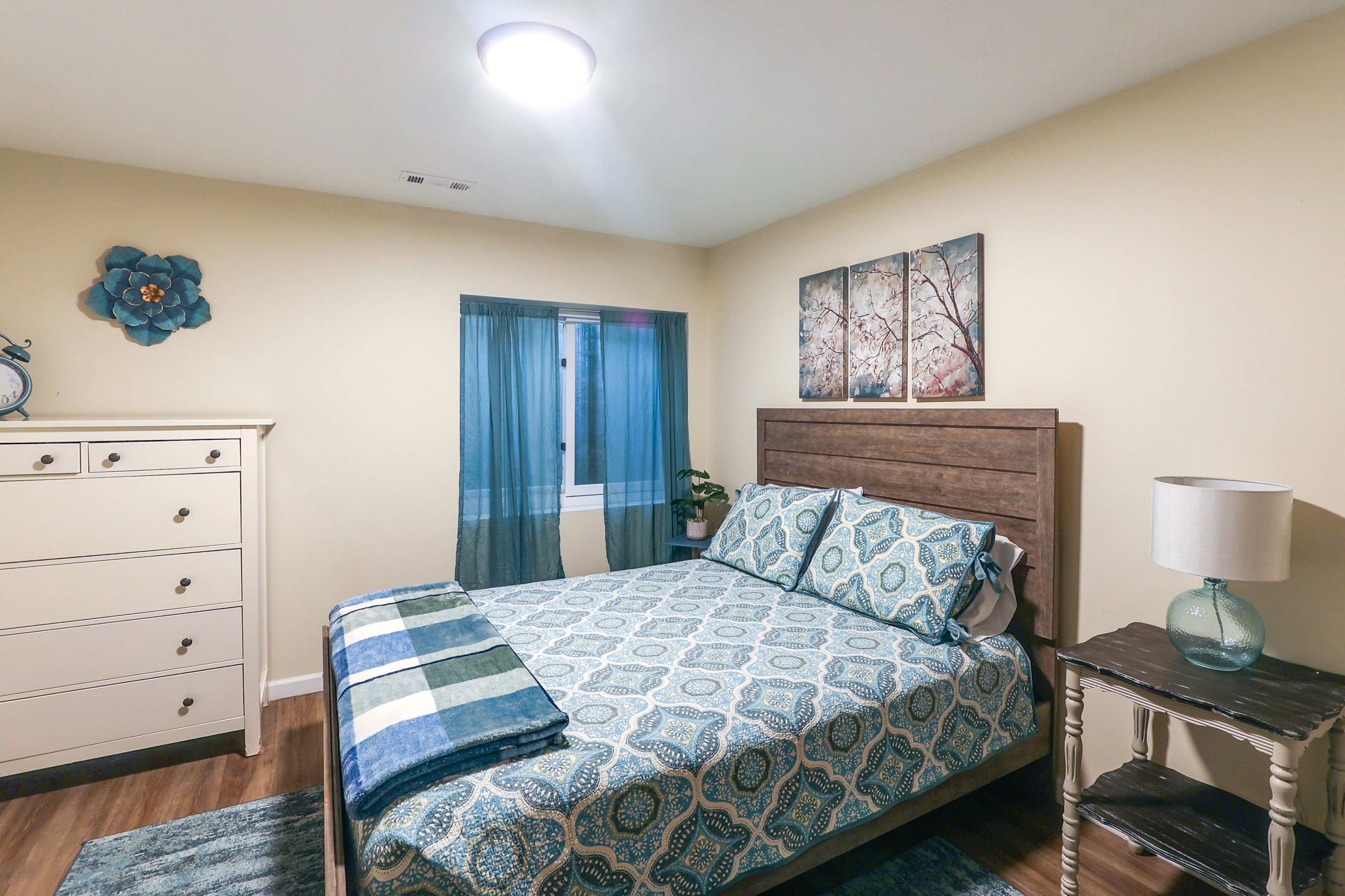 Bedroom 2 | Main Level | Queen Bed