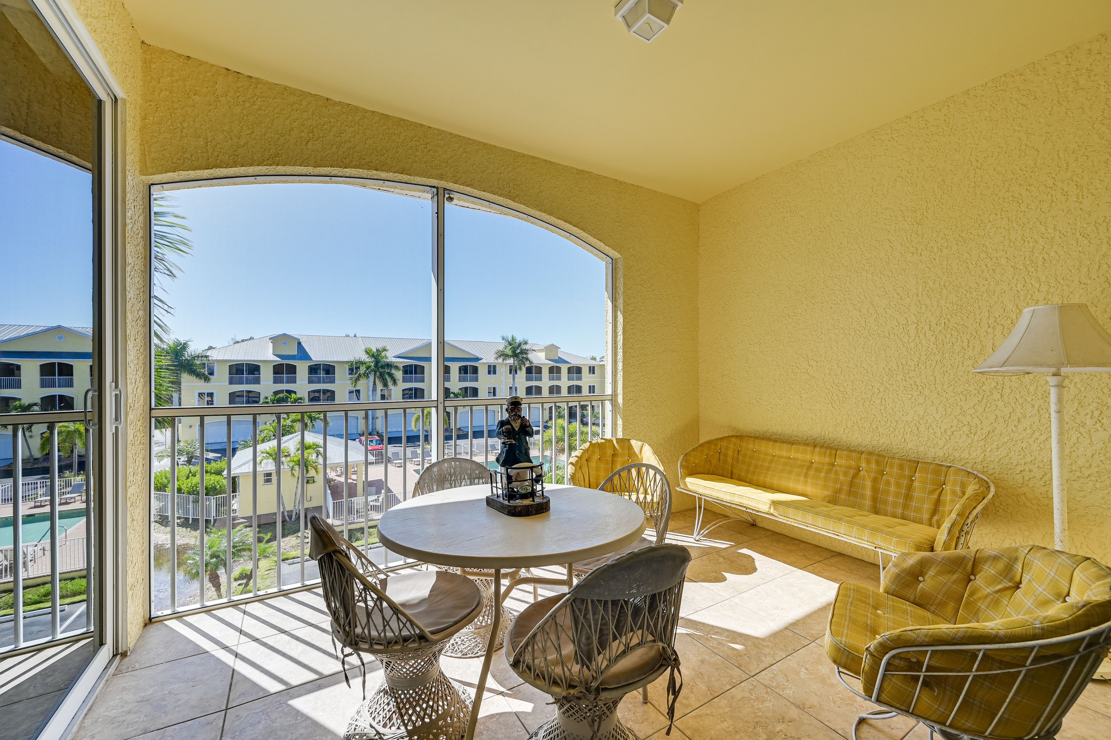 Everglades City Vacation Rental | 2BR | 2BA | 1,150 Sq Ft | Stairs Required