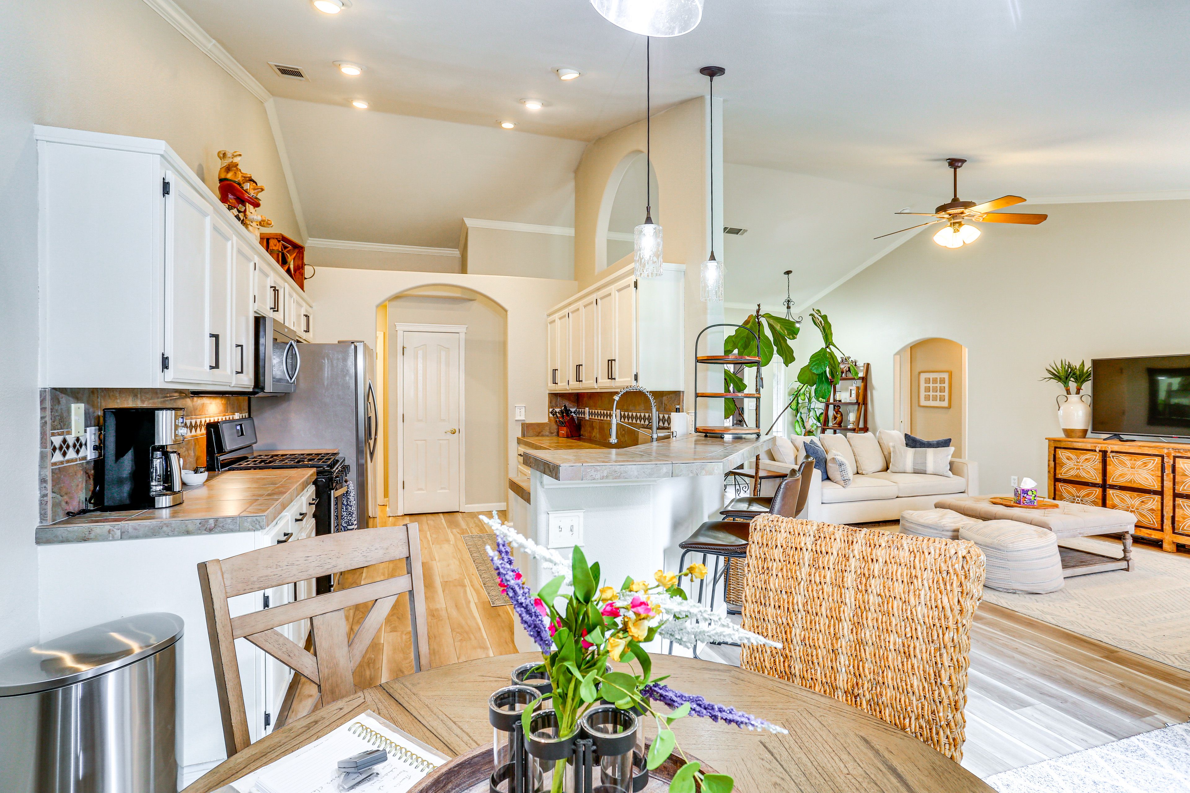 Dining Area | Dishware & Flatware