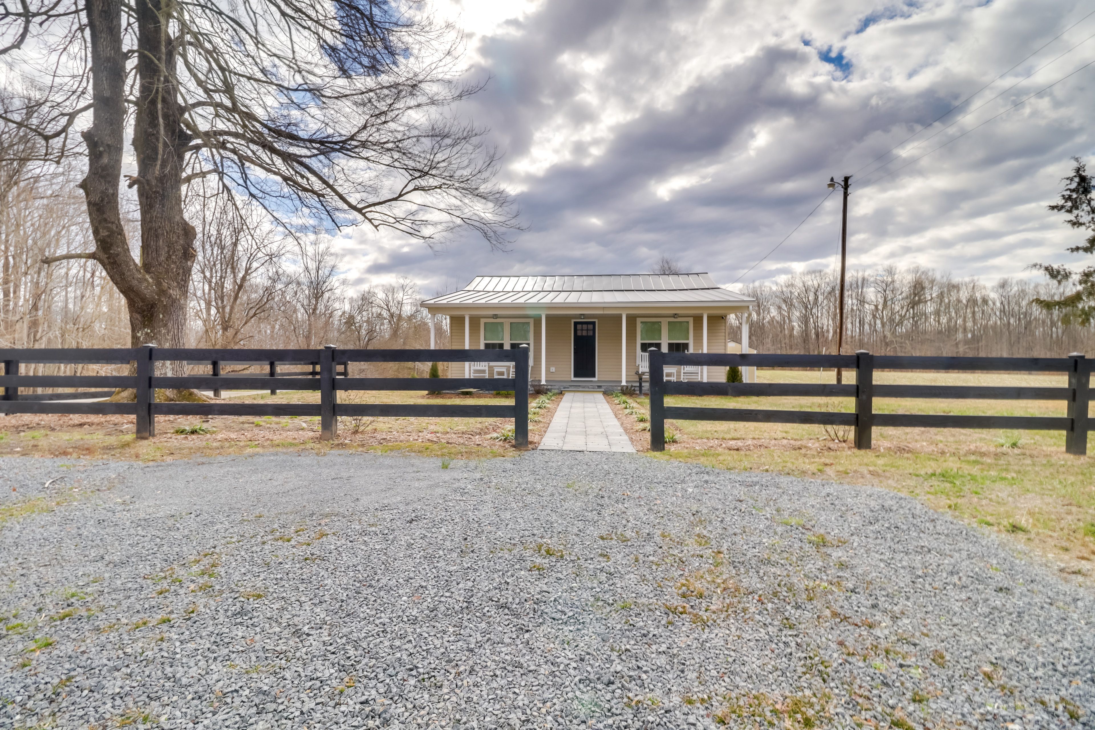 Parking | Driveway (4 Vehicles) | RV/Trailer Parking Allowed On-Site
