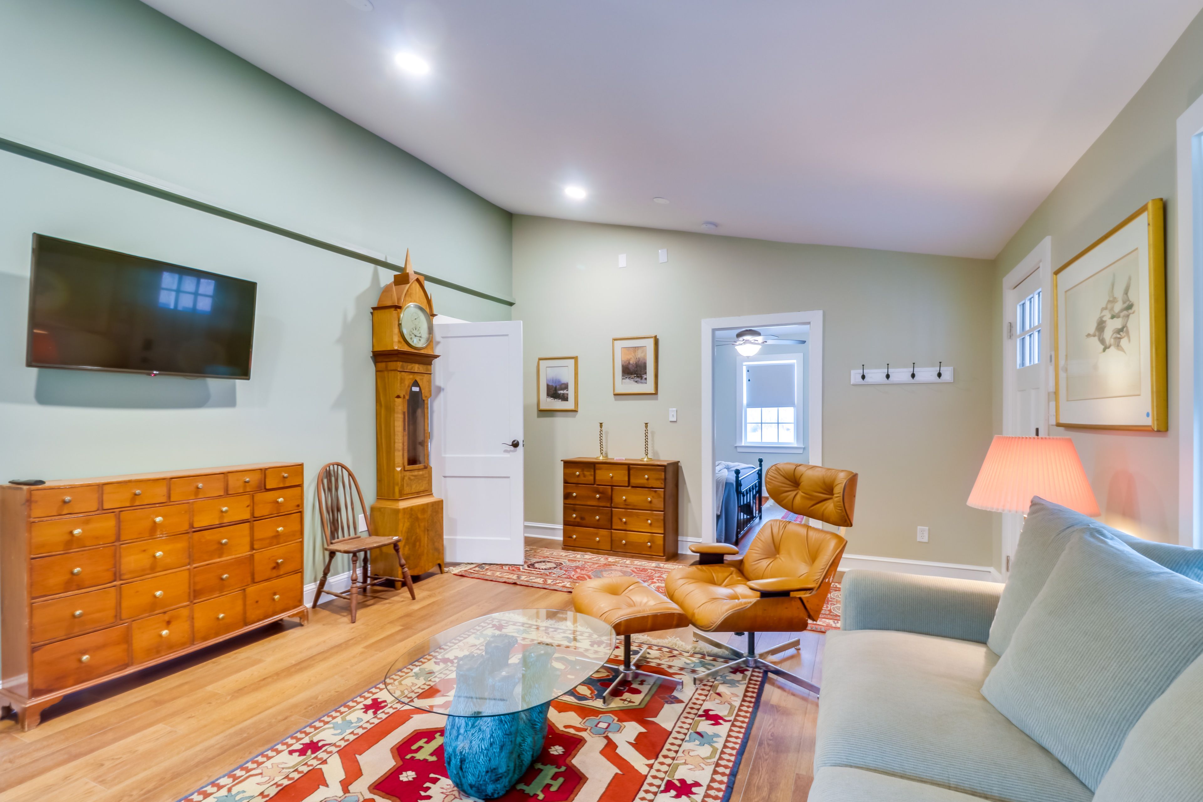 Orange Vacation Rental | 2BR | 1BA | 1,000 Sq Ft | 3 Steps Required to Enter