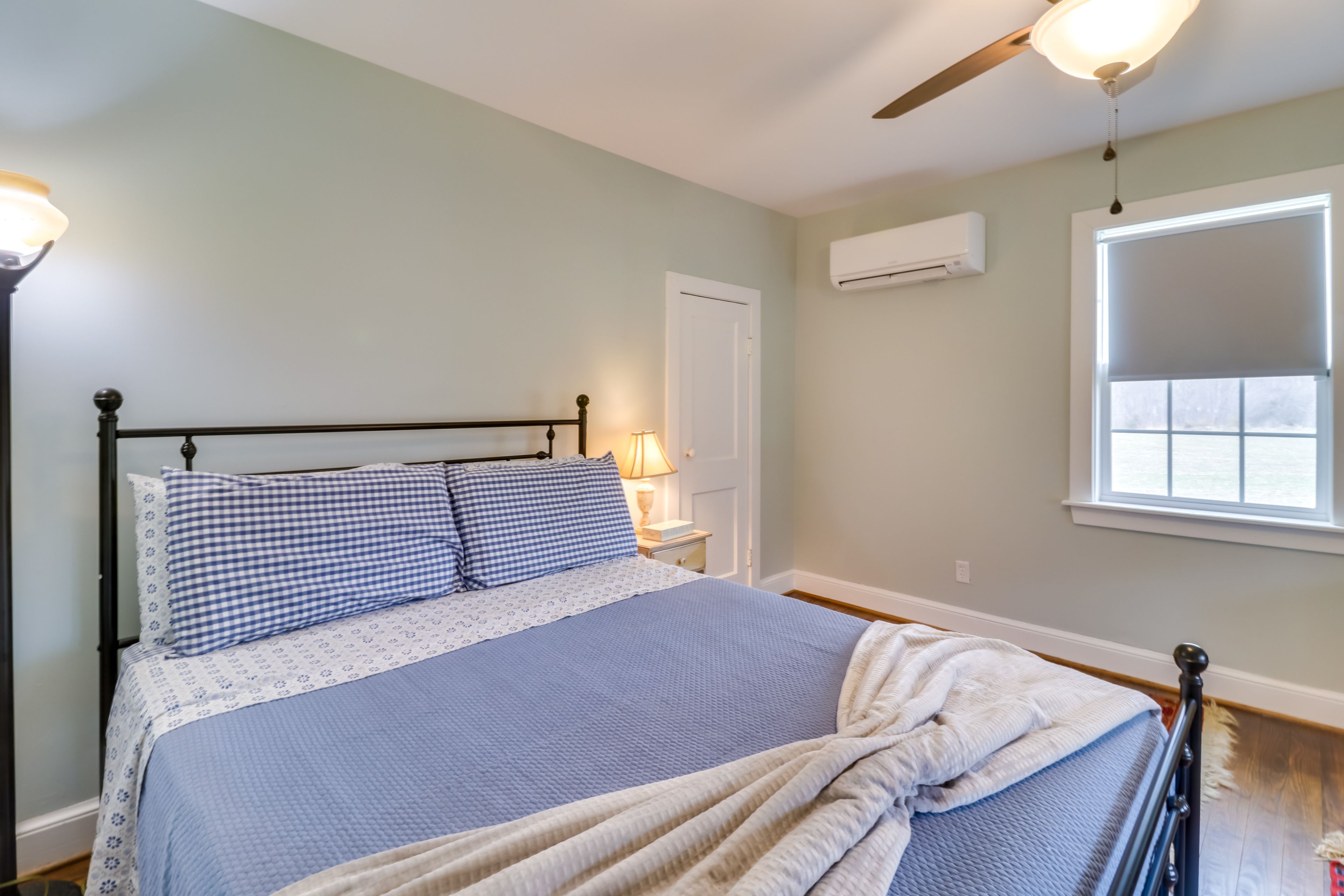 Bedroom 1 | Queen Bed | Linens Provided