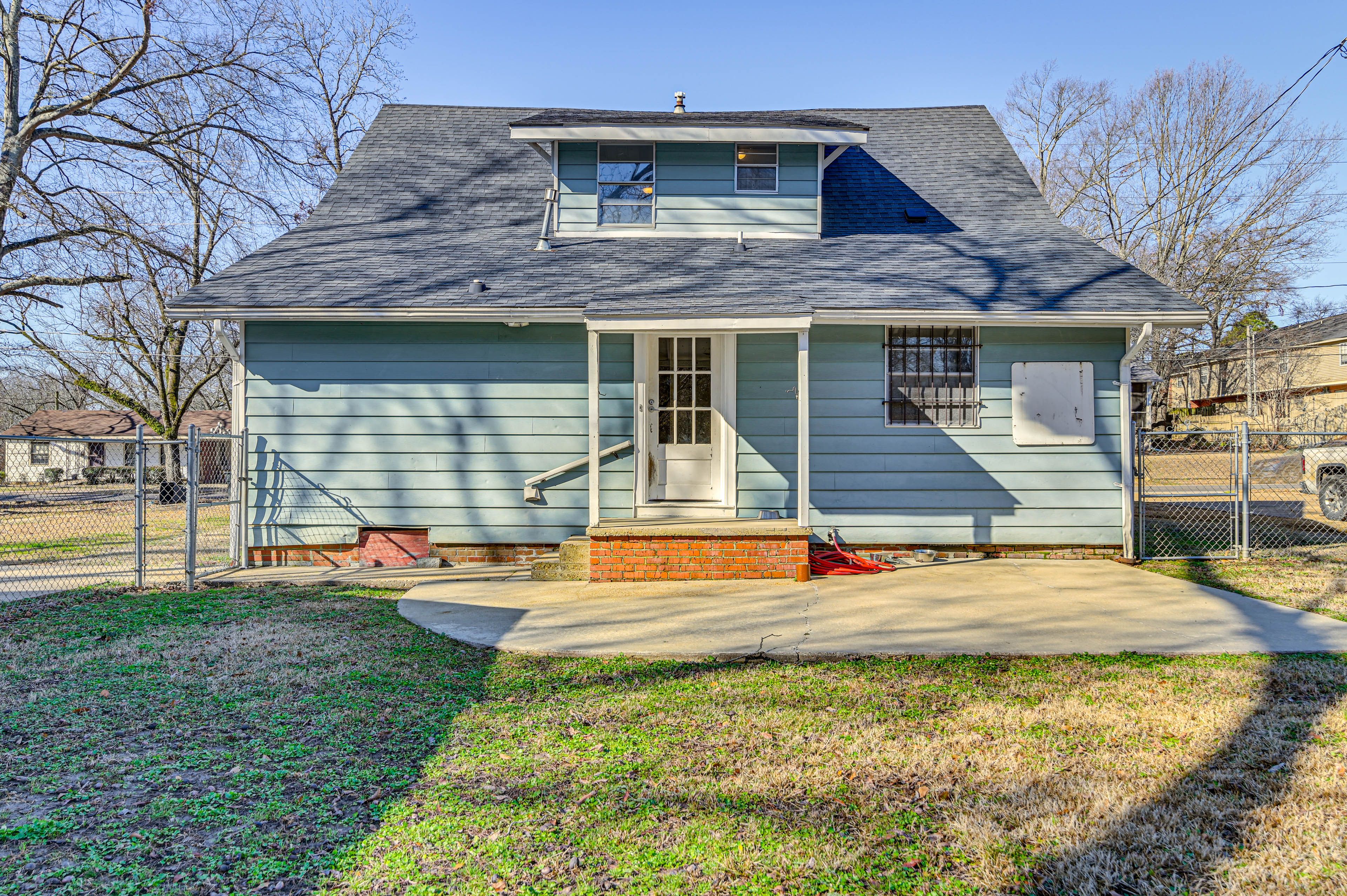 Home Exterior | Fenced Yard