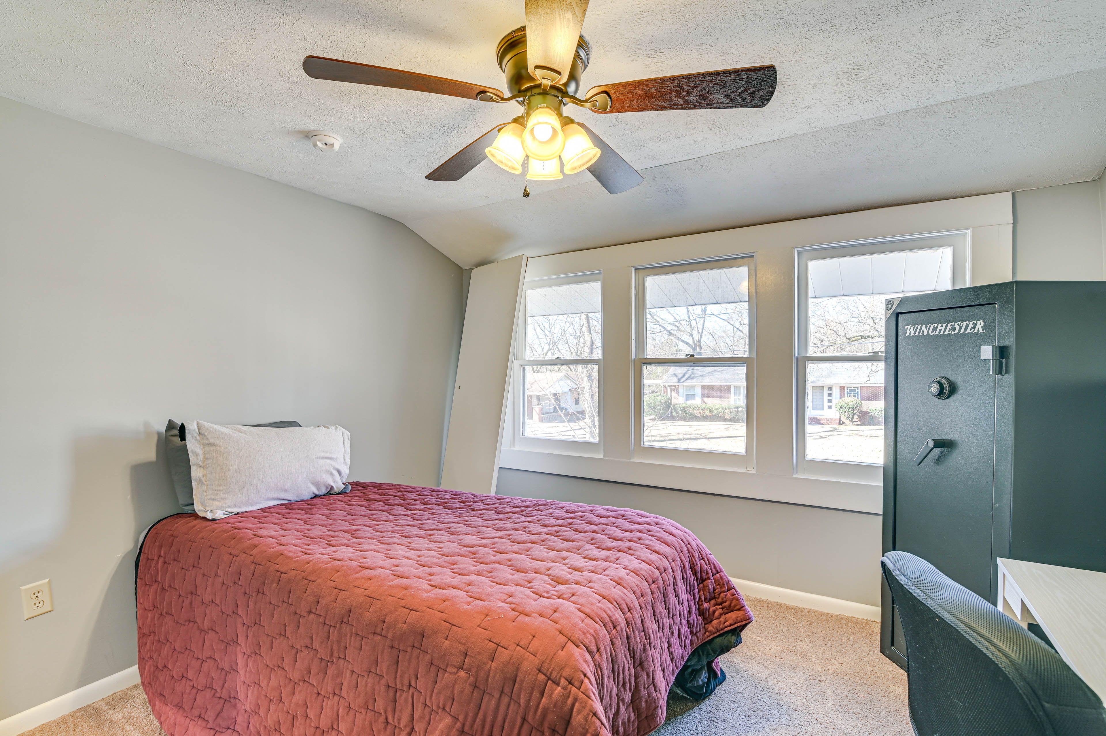 Bedroom 5 | Twin Futon | Laptop-Friendly Workspace | 2nd Floor