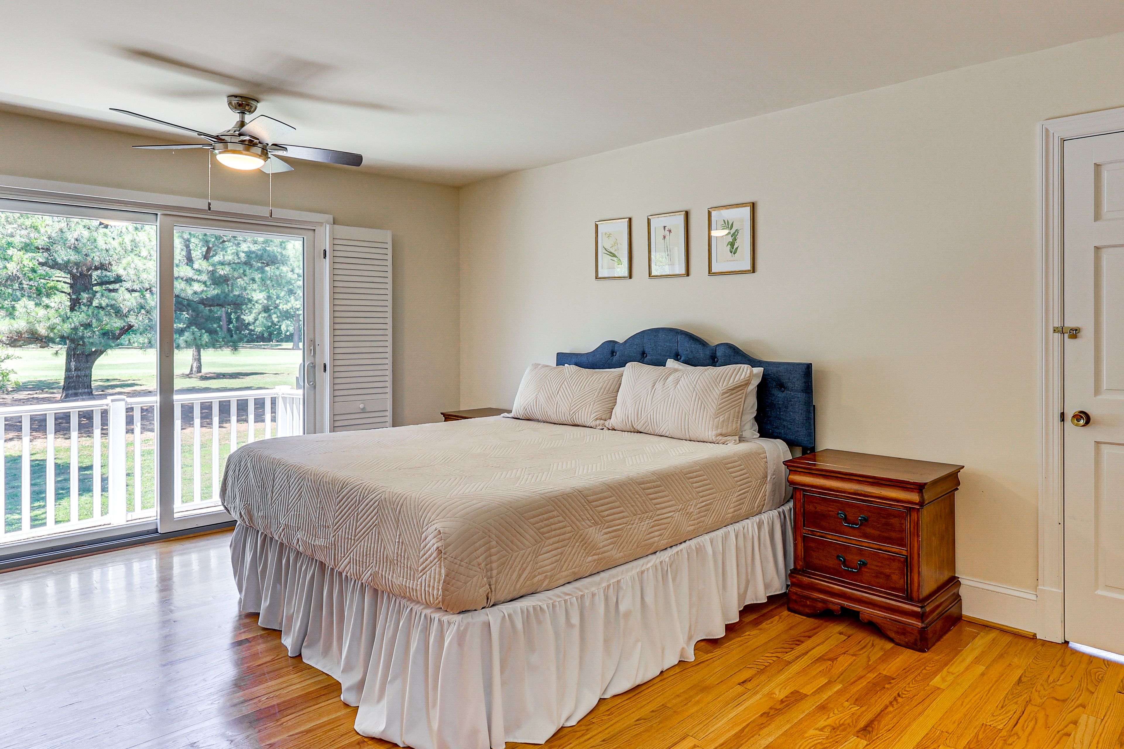 Bedroom 1 | King Bed | Linens Provided | En-Suite Bathroom | 3rd Level