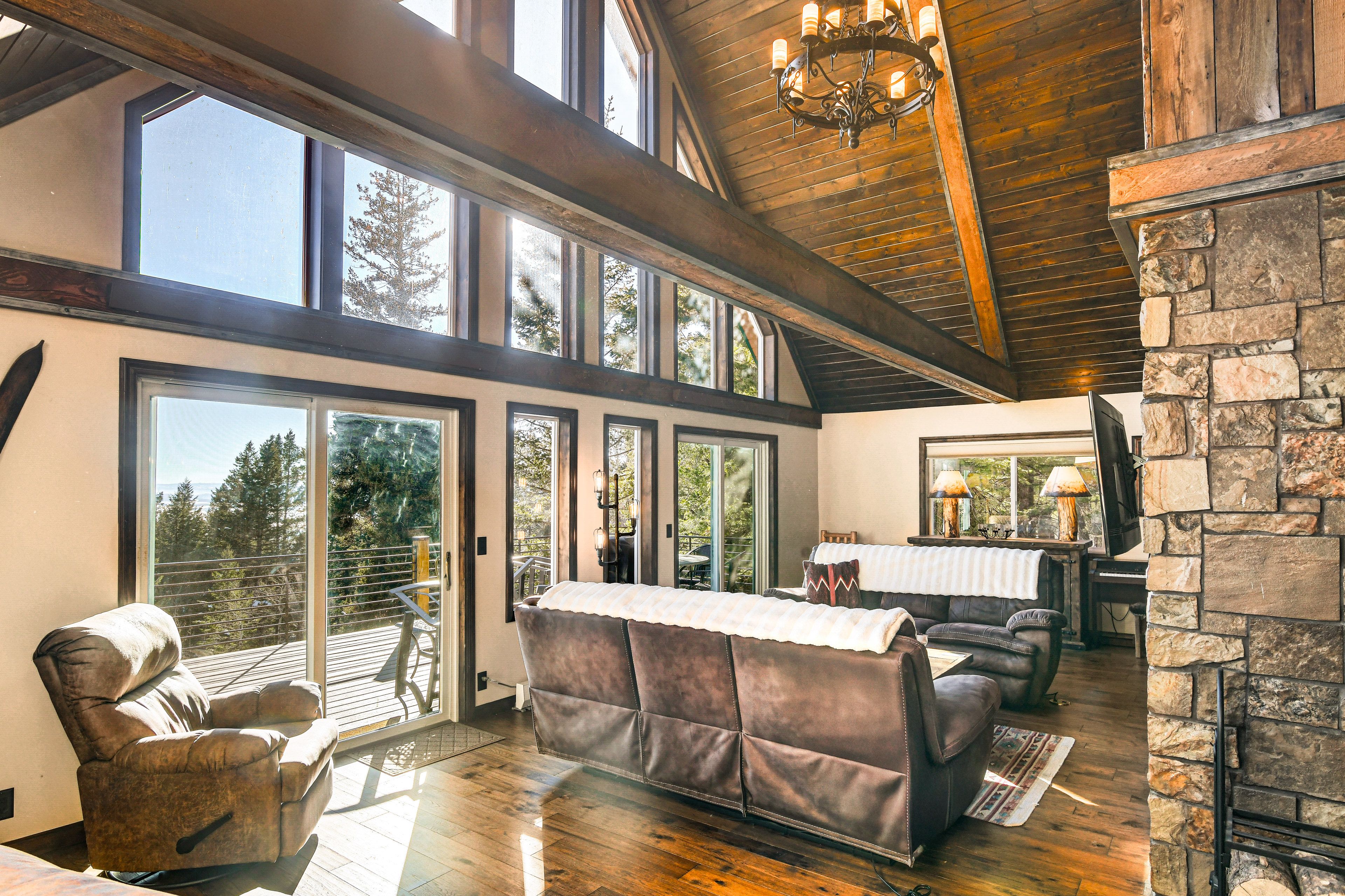 Living Room | Smart TVs | Free WiFi