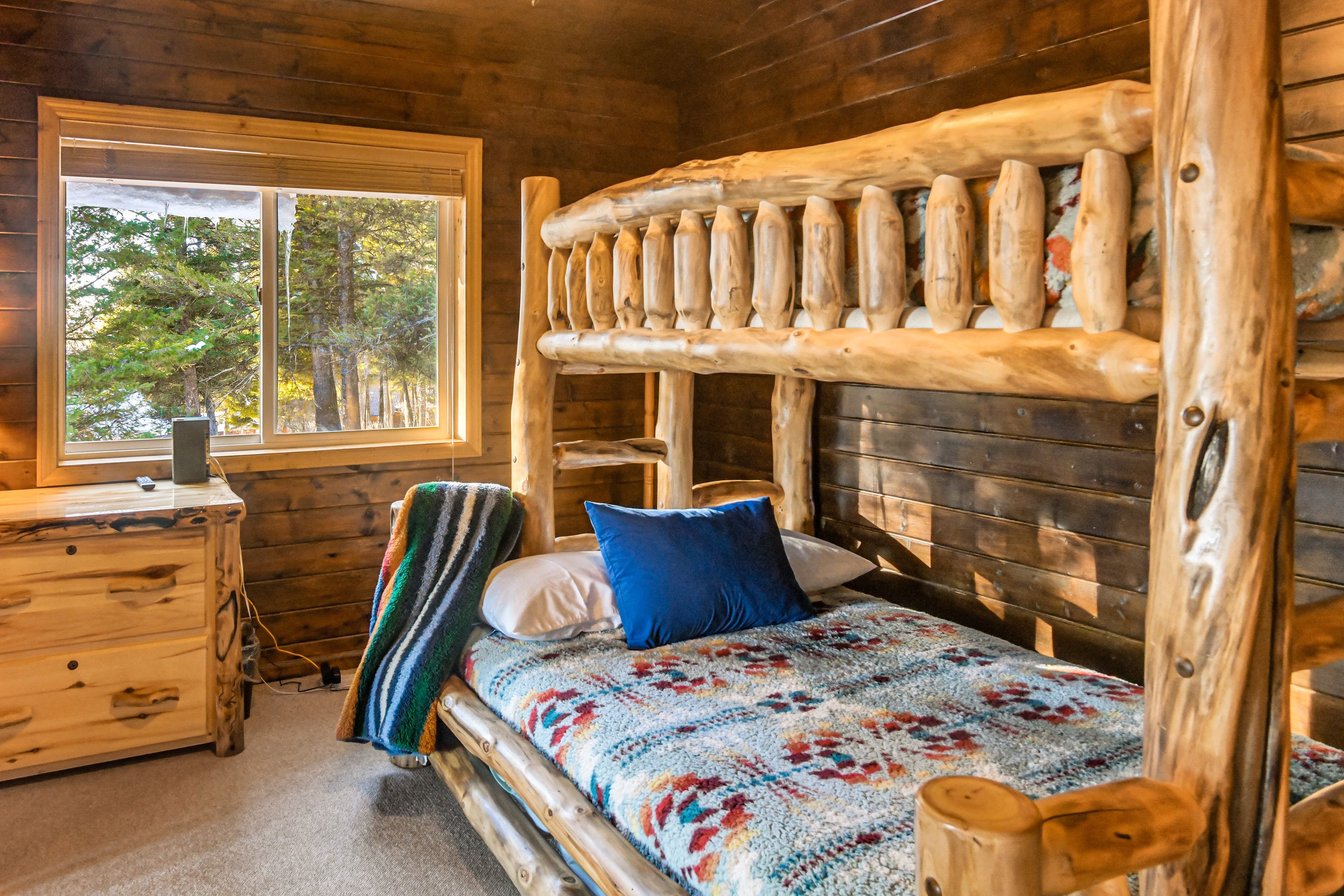 Loft | Twin/Full Bunk Bed | Upper Level