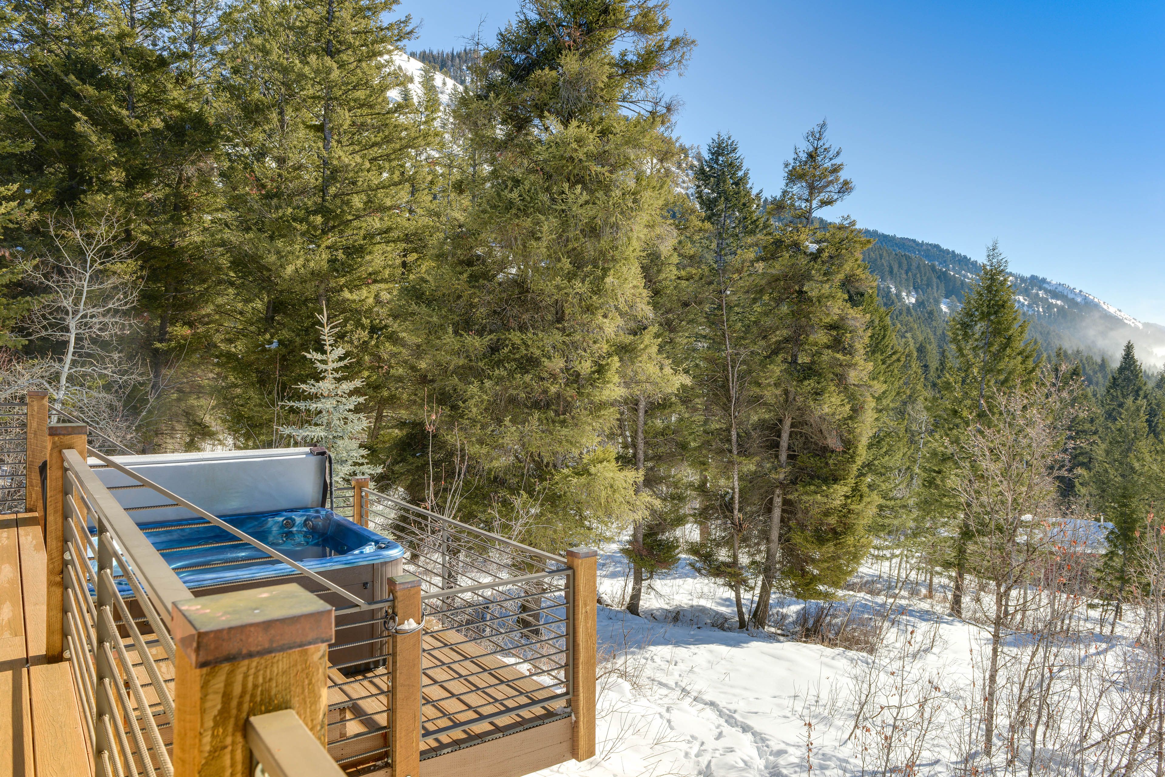 Deck | Private Hot Tub