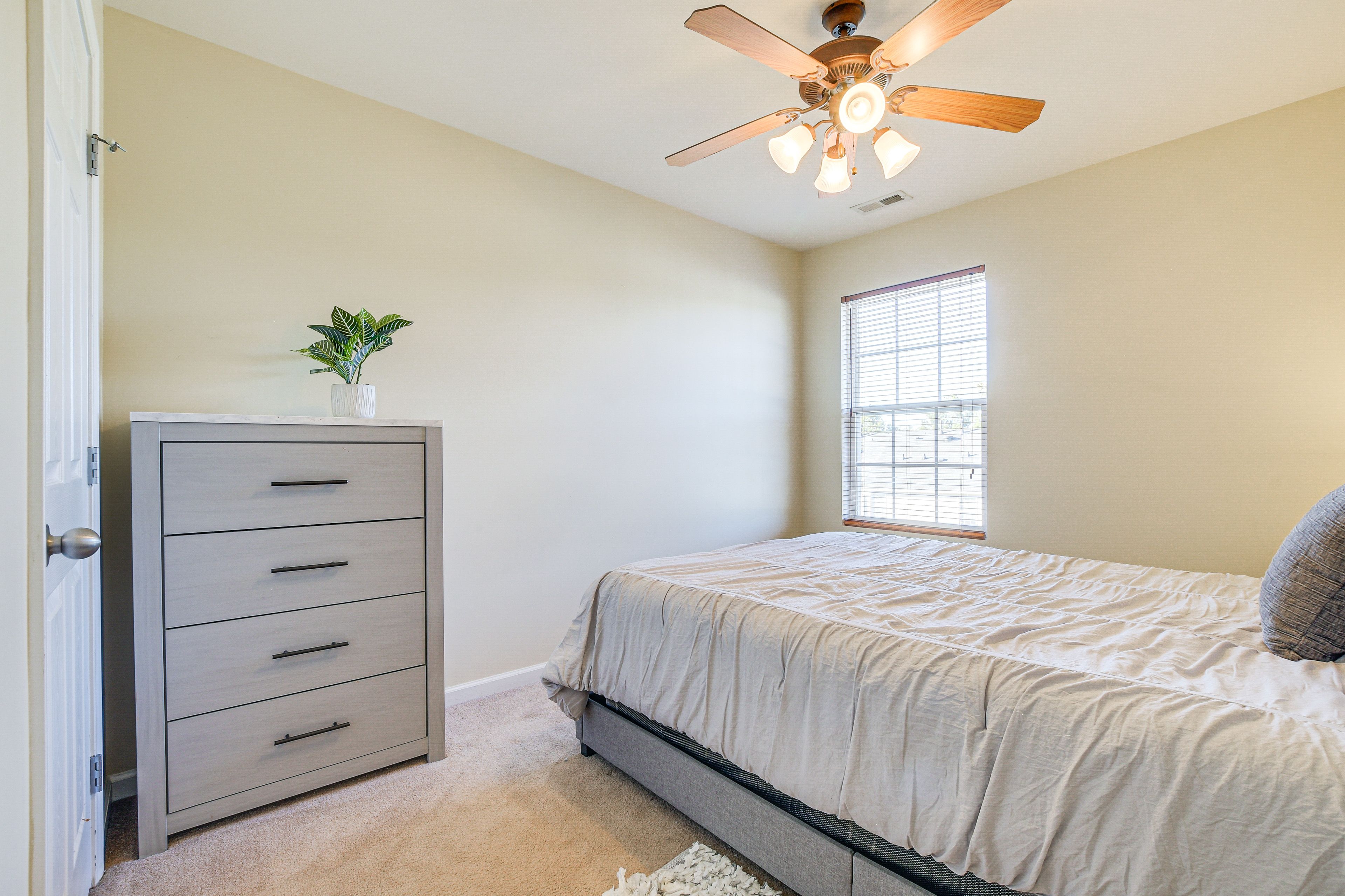 Bedroom 2 | Queen Bed | 2nd Floor | Hangers