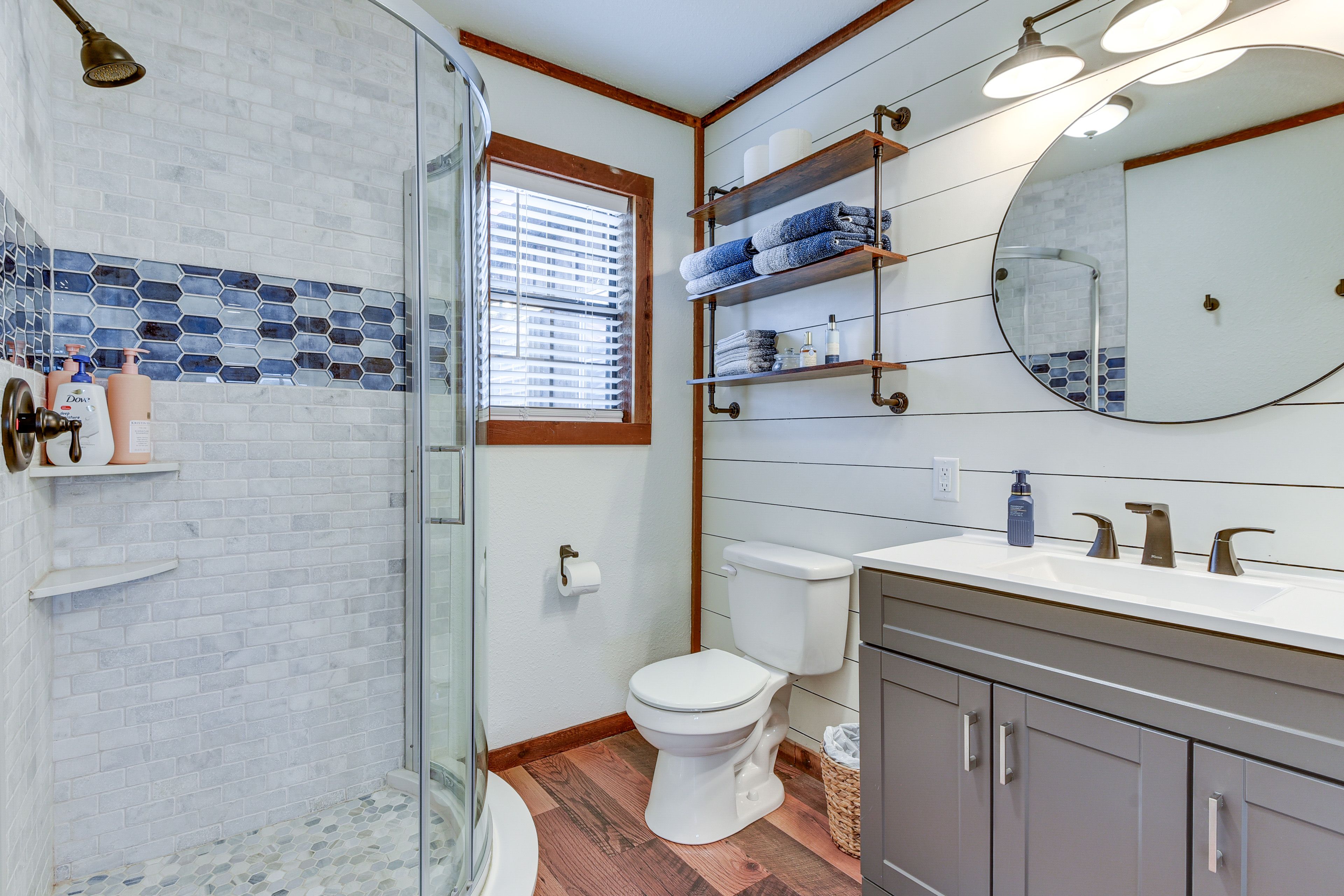 En-Suite Bathroom | Towels Provided