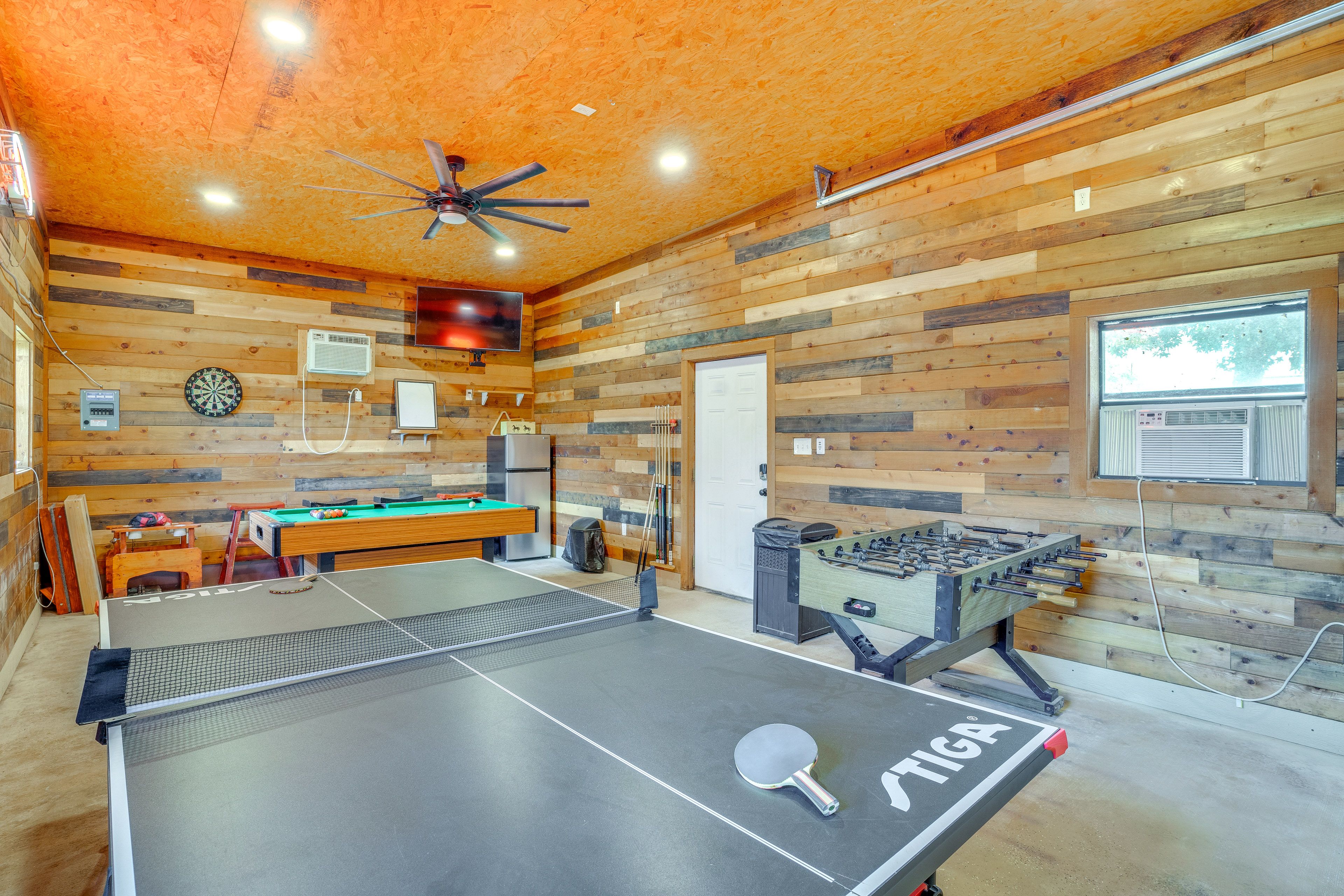 Game Room | Pool Table | Ping Pong Table | Foosball Table