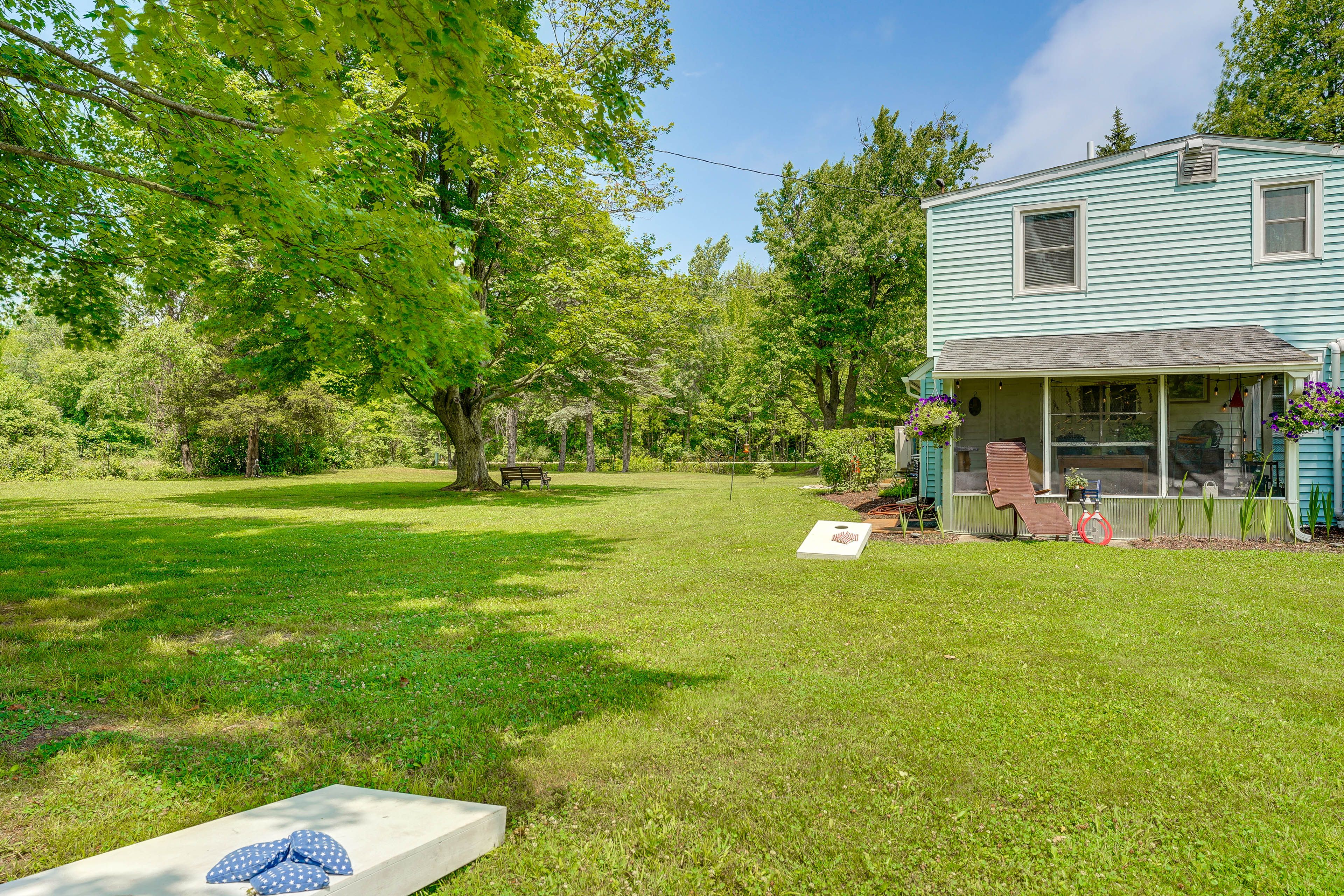 Shared Backyard | Fire Pit | Cornhole | Beach Chairs Available