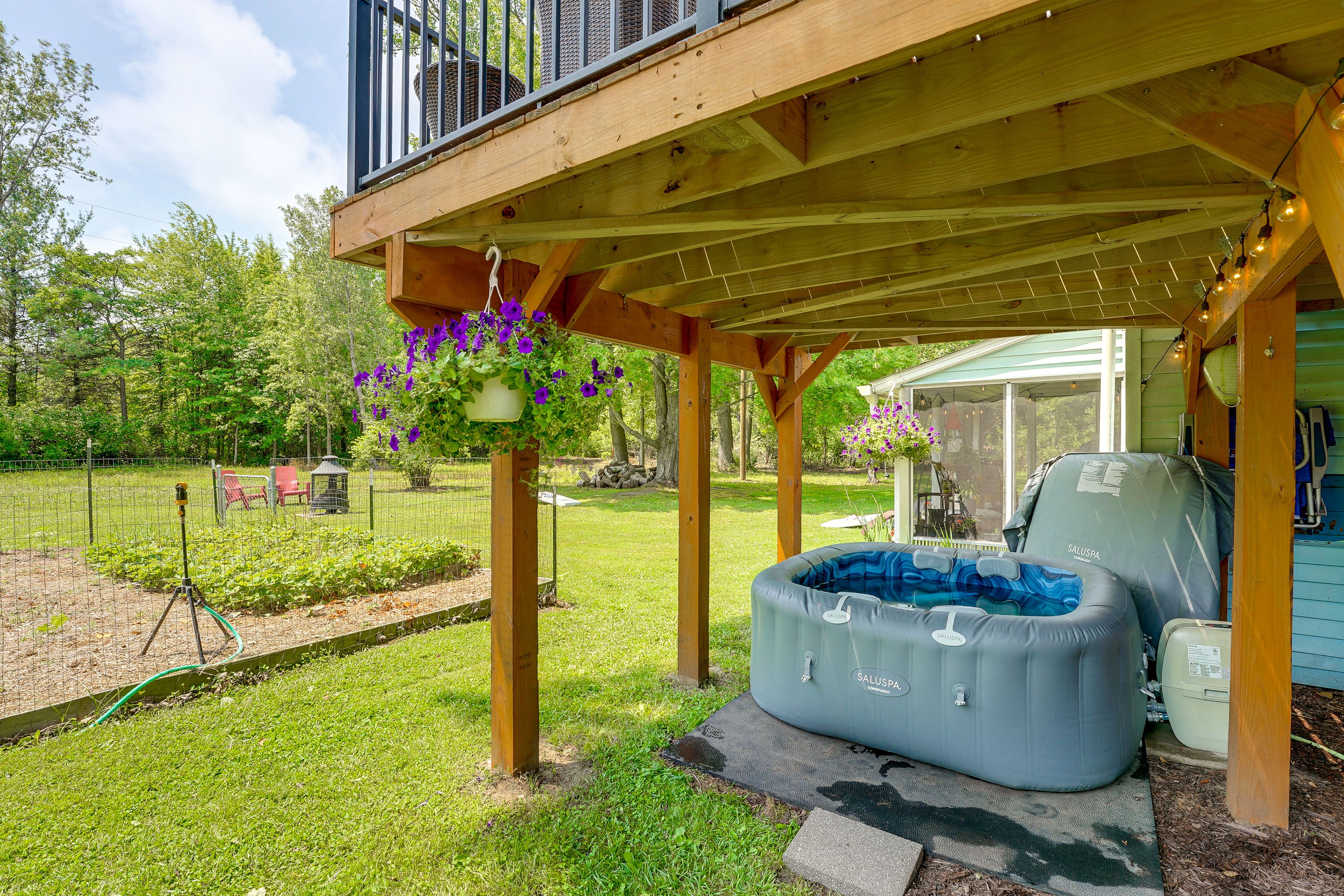 Shared Patio | Inflatable Hot Tub