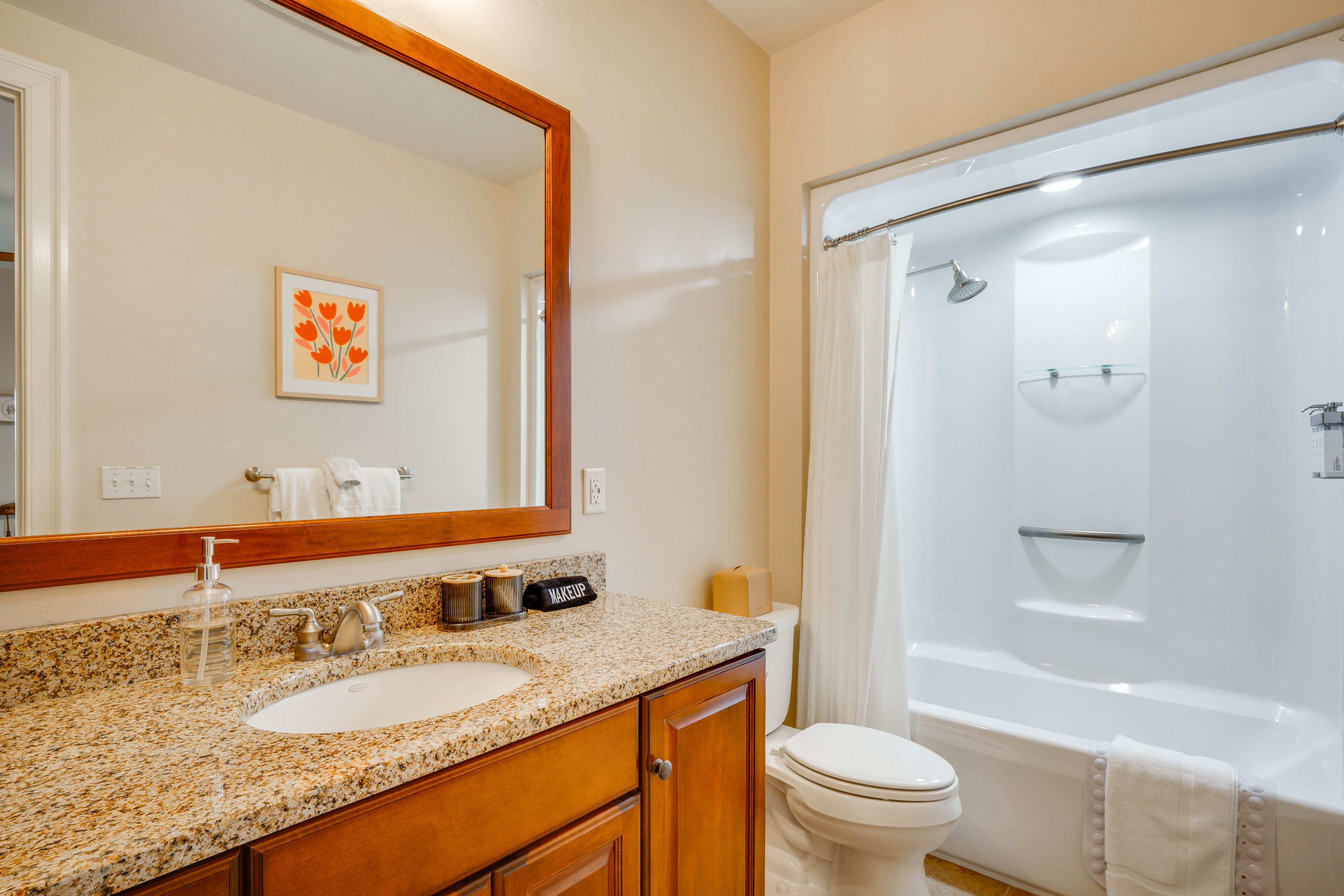 Full Bathroom | 2nd Floor